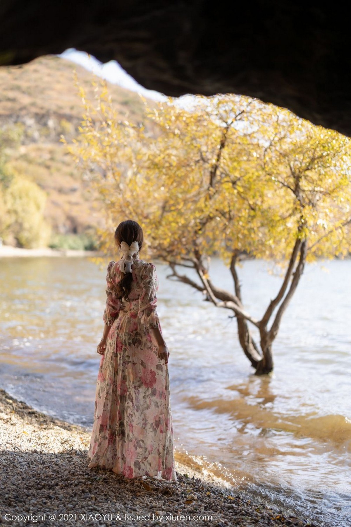Jpxgyw.com_[XiaoYu画语界]Vol.682_女神王馨瑶yanni云南心愿旅拍脱花样长裙露精致内衣诱惑写真75P