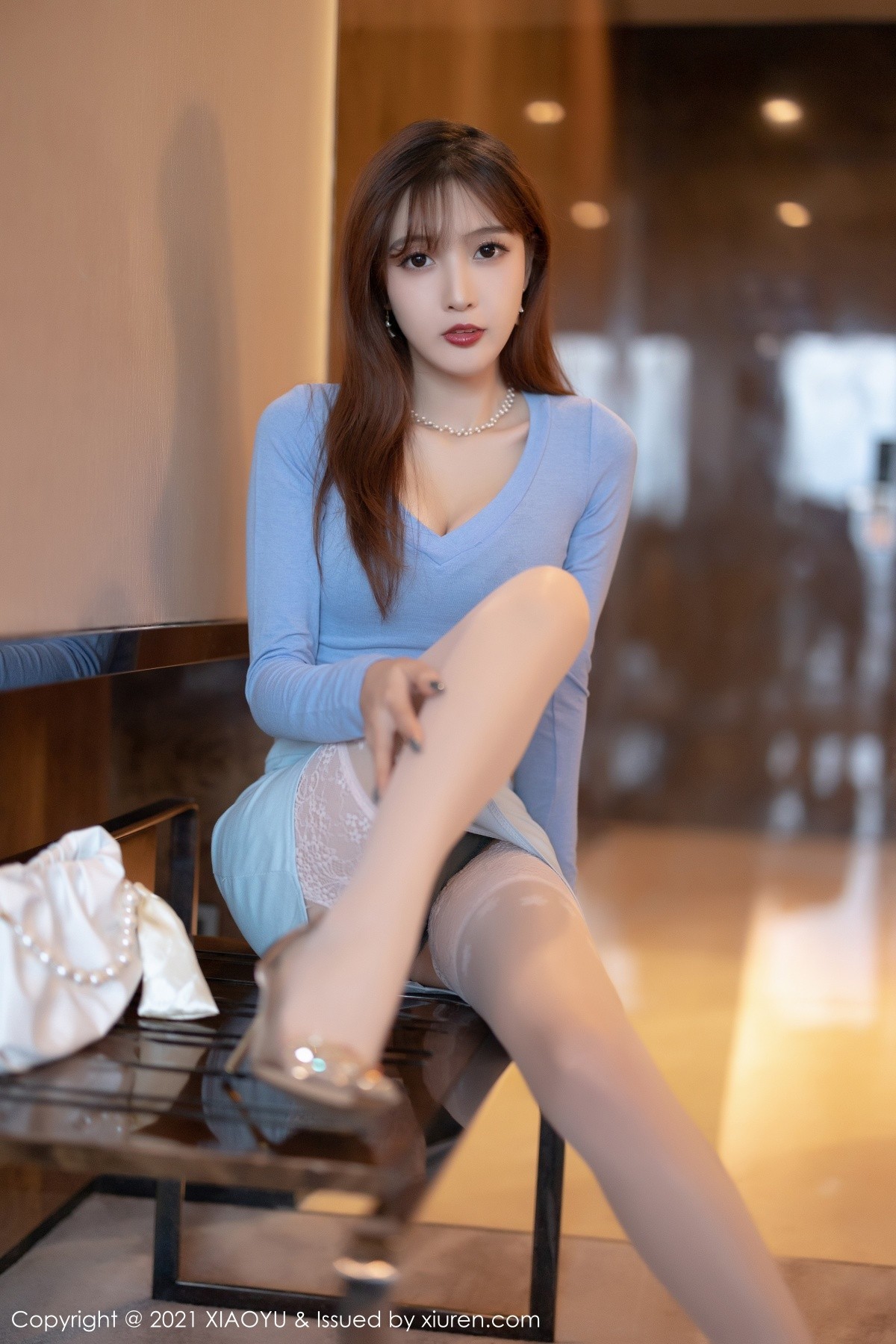 Jpxgyw.com_[XiaoYu画语界]Vol.686_模特林星阑淡蓝色紧身上衣半脱露性感内衣配蕾丝袜诱惑写真91P