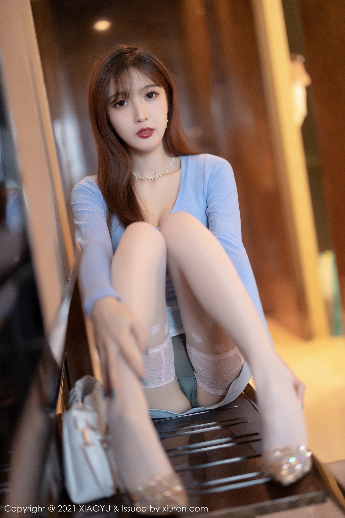 Jpxgyw.com_[XiaoYu画语界]Vol.686_模特林星阑淡蓝色紧身上衣半脱露性感内衣配蕾丝袜诱惑写真91P