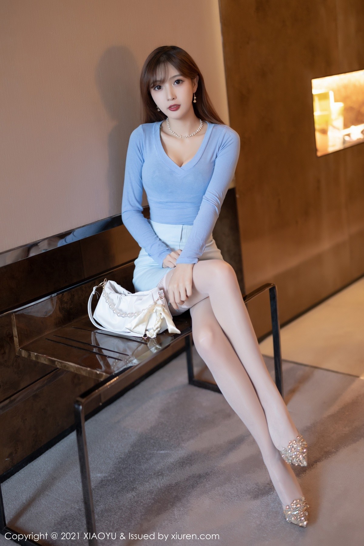 Jpxgyw.com_[XiaoYu画语界]Vol.686_模特林星阑淡蓝色紧身上衣半脱露性感内衣配蕾丝袜诱惑写真91P