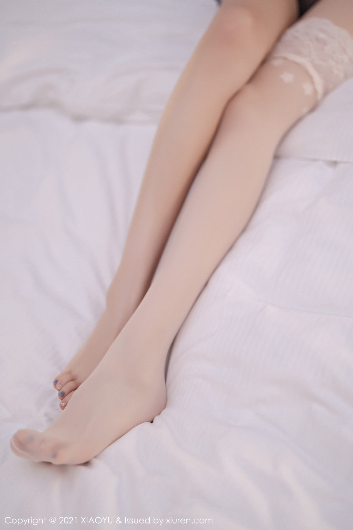 Jpxgyw.com_[XiaoYu画语界]Vol.686_模特林星阑淡蓝色紧身上衣半脱露性感内衣配蕾丝袜诱惑写真91P