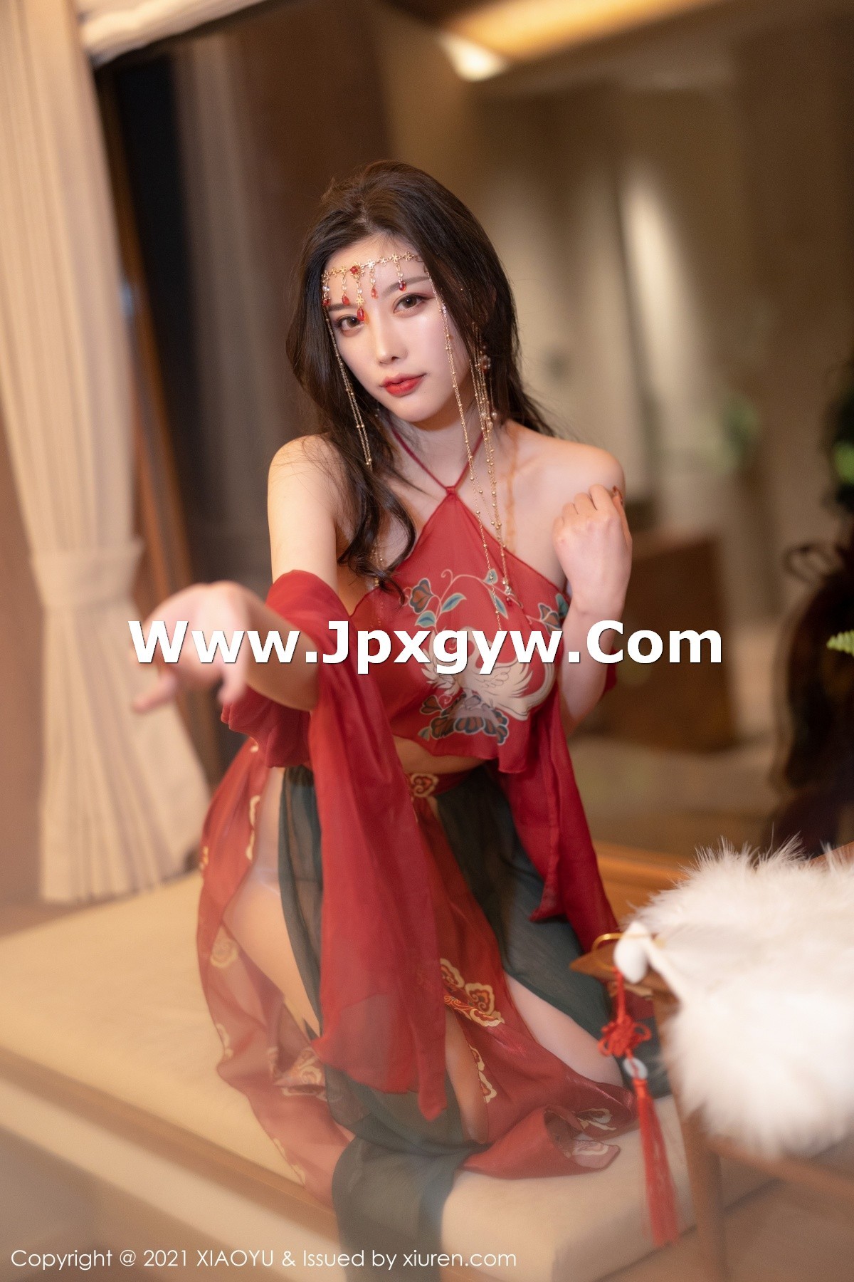 Jpxgyw.com_[XiaoYu画语界]Vol.688_女神杨晨晨sugar丽江心愿旅拍私房红色古装肚兜撩人诱惑写真83P