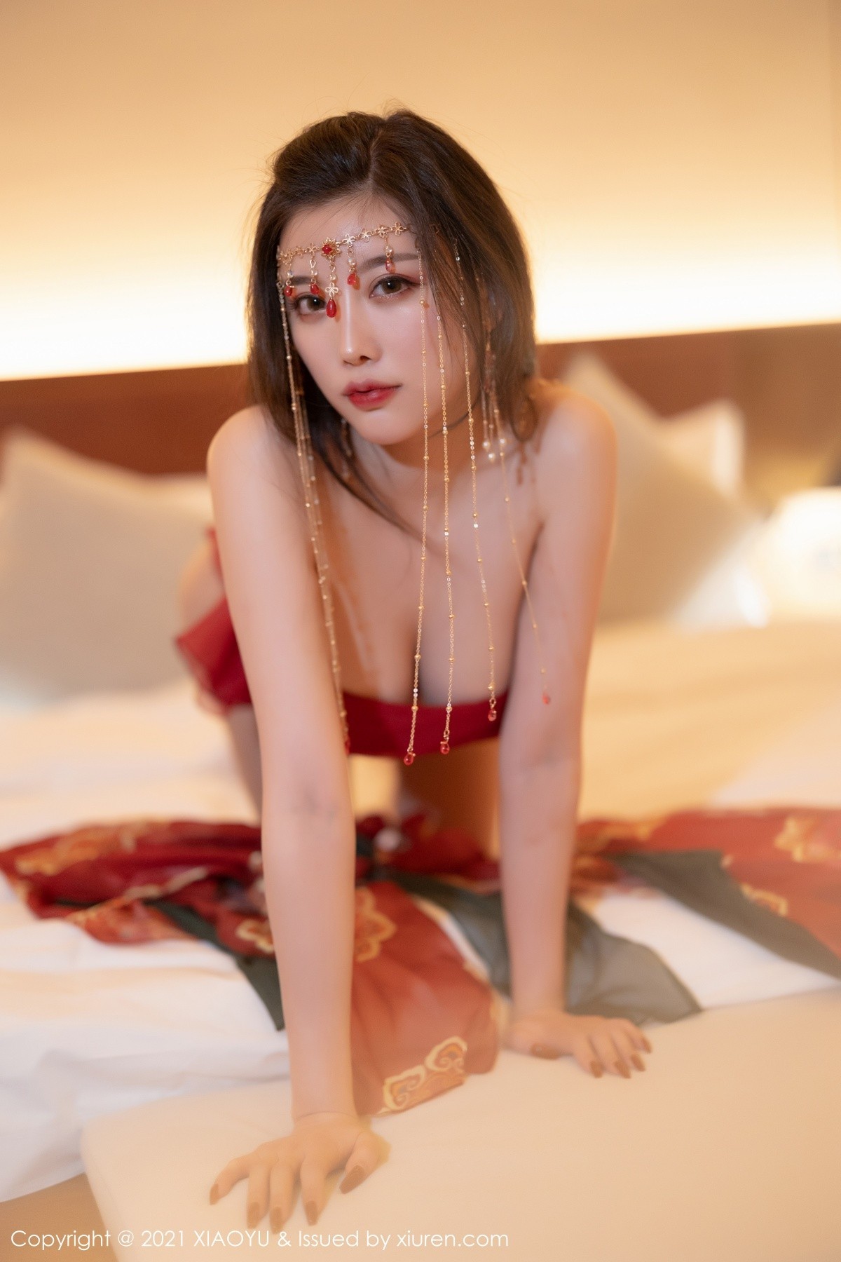 Jpxgyw.com_[XiaoYu画语界]Vol.688_女神杨晨晨sugar丽江心愿旅拍私房红色古装肚兜撩人诱惑写真83P