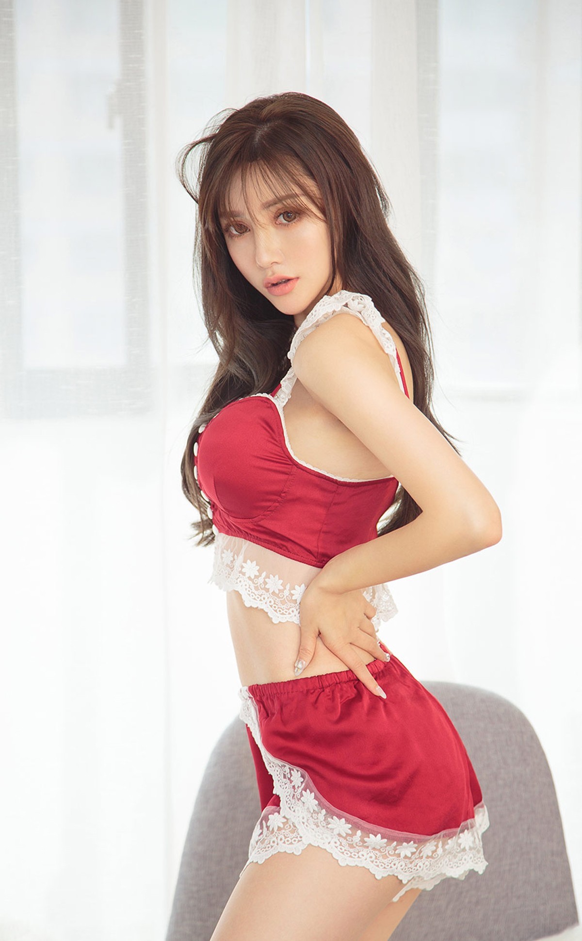 Jpxgyw.com_[Ugirls爱尤物]No.2244_尤果合輯之热辣圣诞主题模特唐小糖等5大美女圣诞女郎服饰写真35P