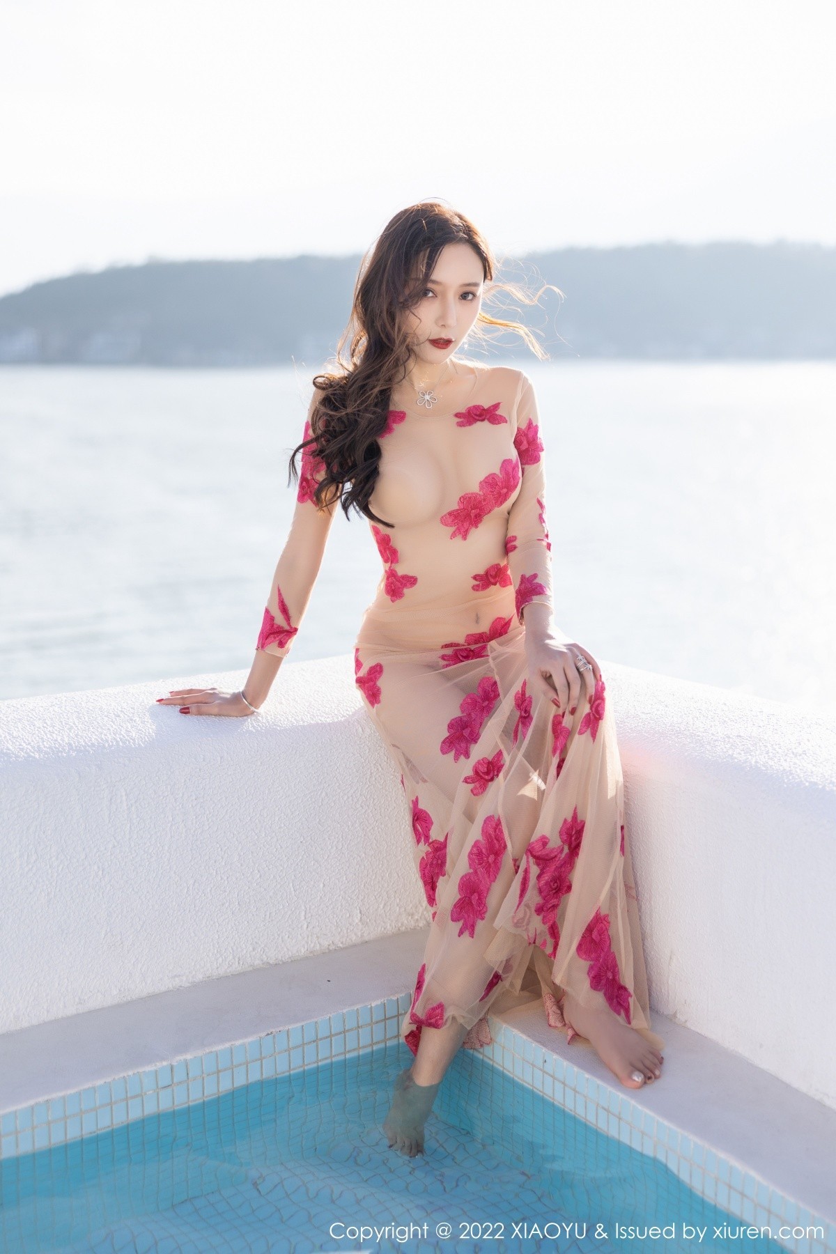 Jpxgyw.com_[XiaoYu画语界]Vol.691_女神王馨瑶yanni云南洱海心愿旅拍泳池薄纱吊裙湿身诱惑写真70P