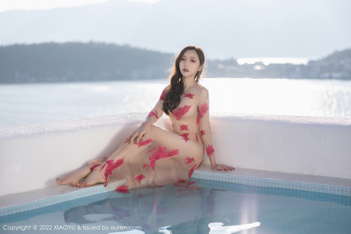 Jpxgyw.com_[XiaoYu画语界]Vol.691_女神王馨瑶yanni云南洱海心愿旅拍泳池薄纱吊裙湿身诱惑写真70P