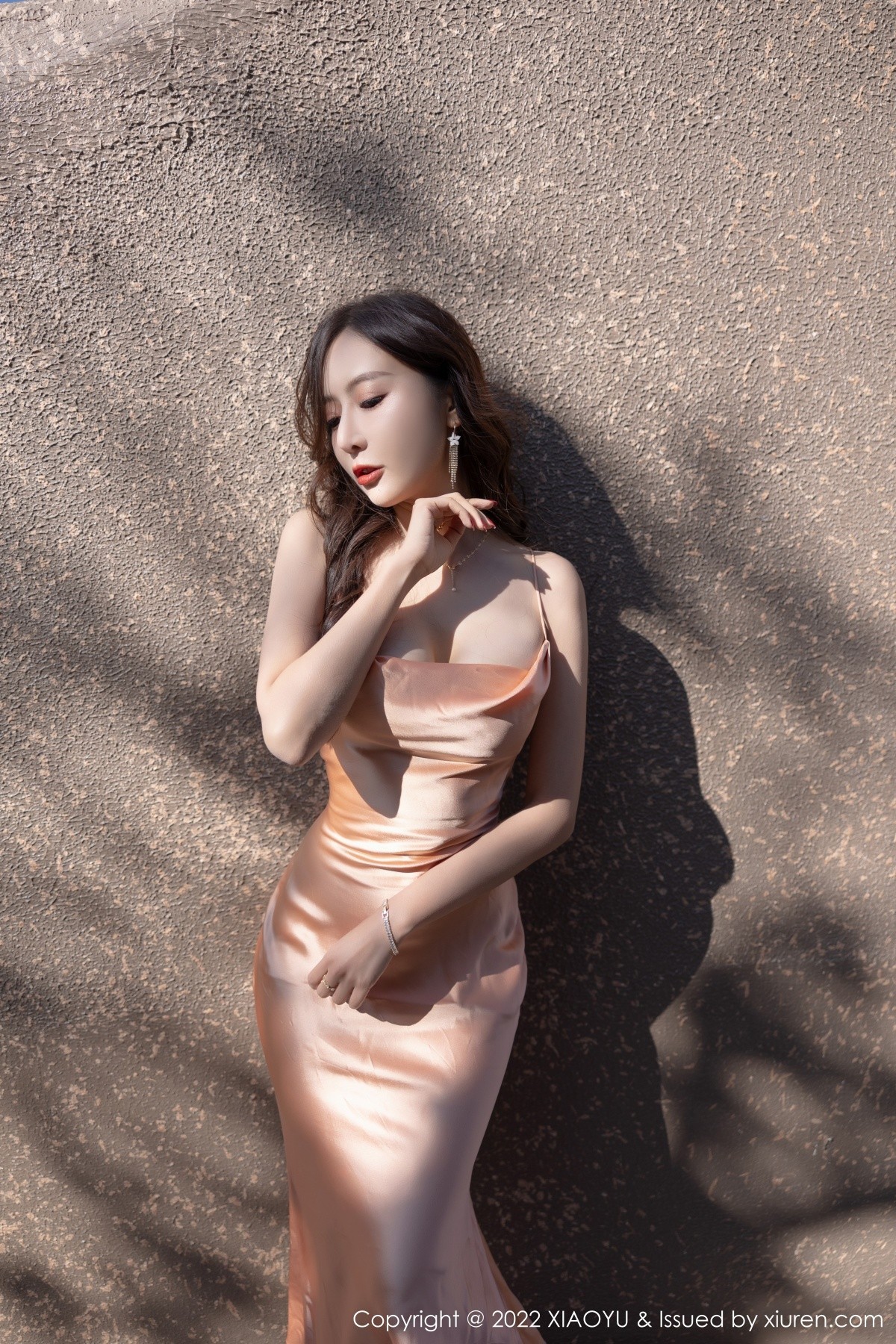 Jpxgyw.com_[XiaoYu画语界]Vol.691_女神王馨瑶yanni云南洱海心愿旅拍泳池薄纱吊裙湿身诱惑写真70P