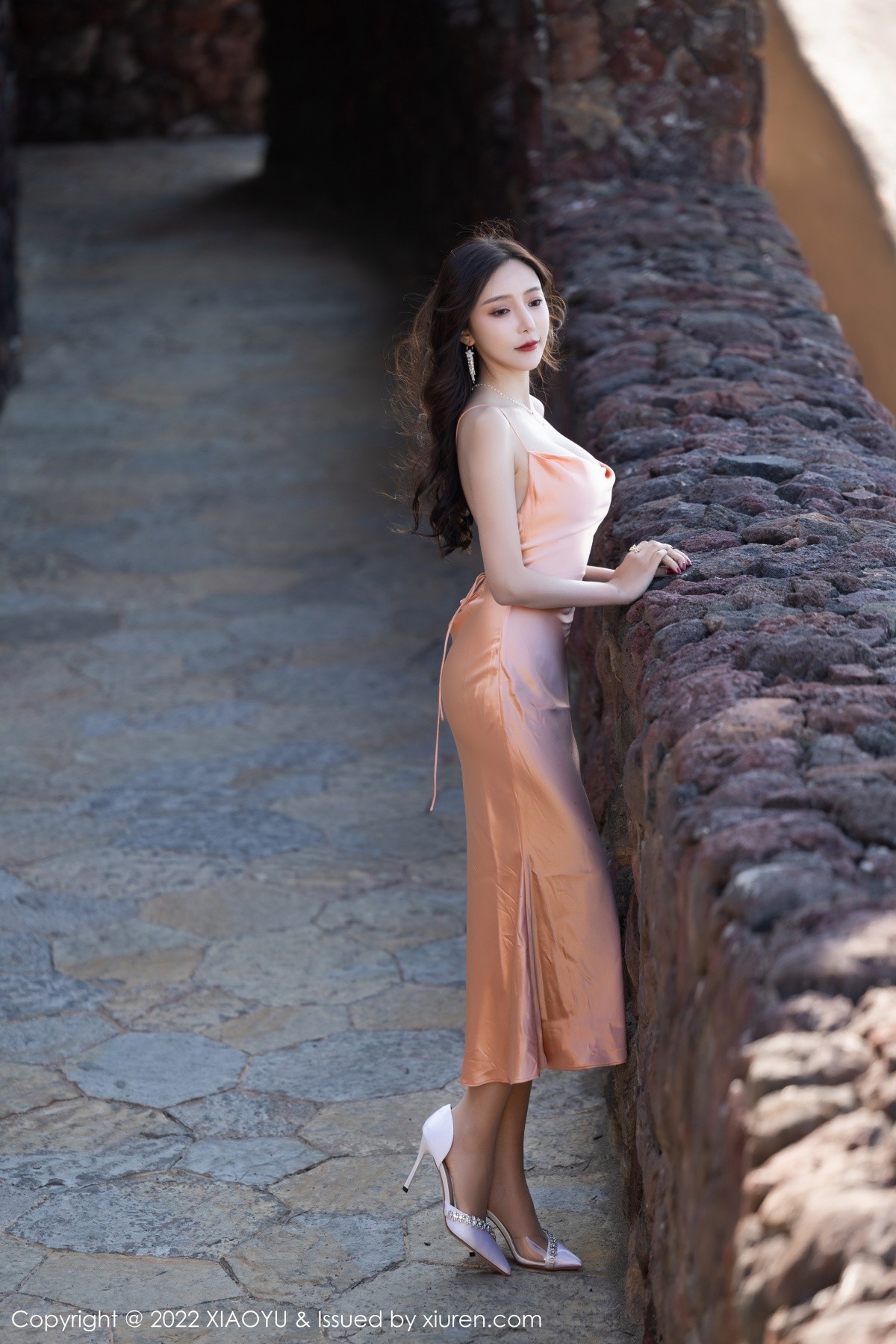 Jpxgyw.com_[XiaoYu画语界]Vol.691_女神王馨瑶yanni云南洱海心愿旅拍泳池薄纱吊裙湿身诱惑写真70P