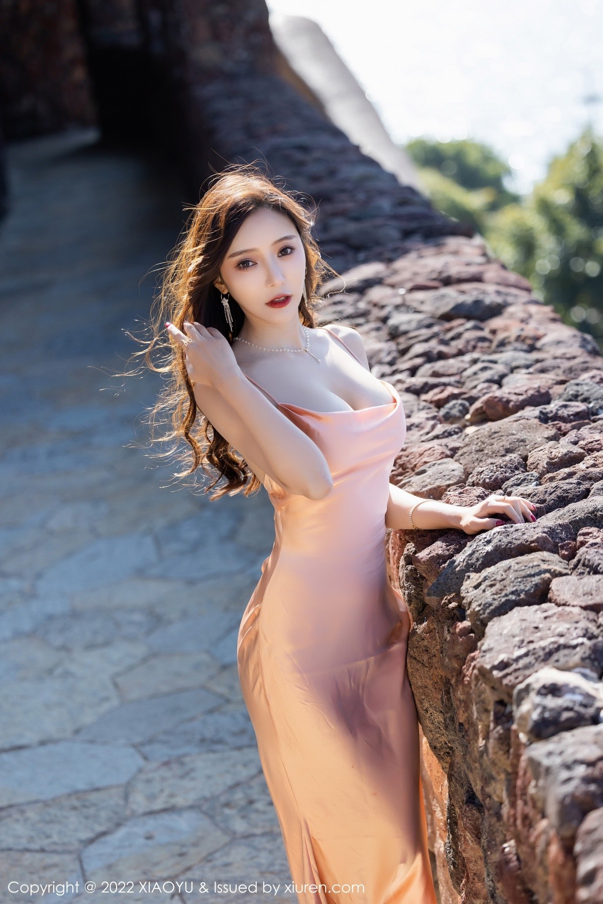 Jpxgyw.com_[XiaoYu画语界]Vol.691_女神王馨瑶yanni云南洱海心愿旅拍泳池薄纱吊裙湿身诱惑写真70P
