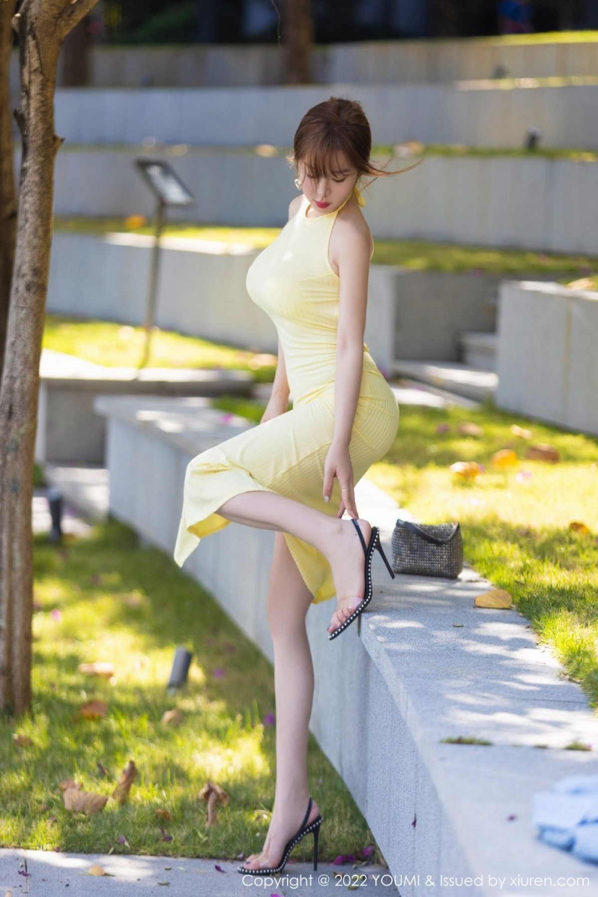 Jpxgyw.com_[YouMi尤蜜荟]Vol.738_女神王雨纯三亚旅拍酒店室内黄色长裙露无内肉丝撩人诱惑写真82P