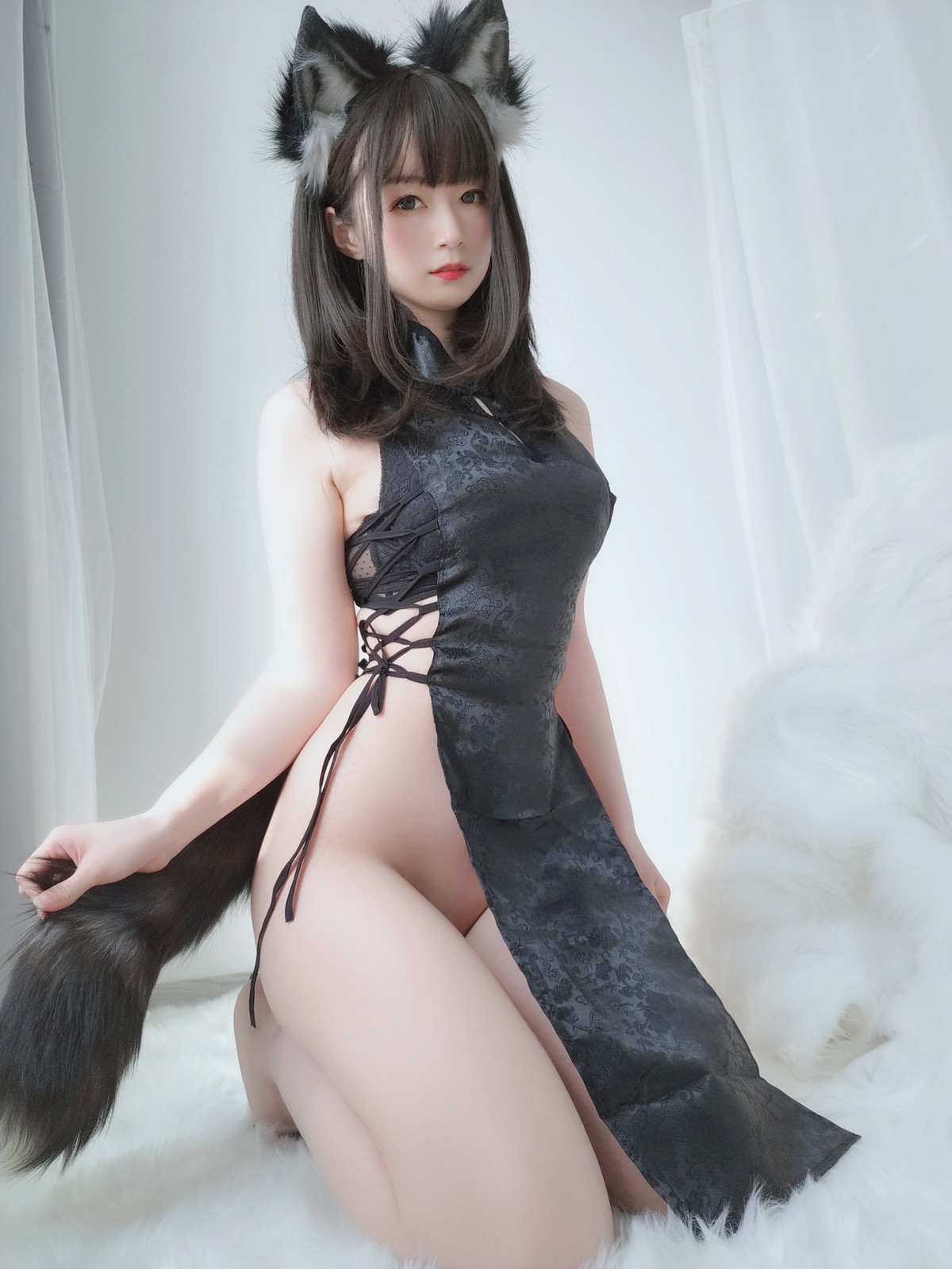 xgyw.top_Coser小姐姐白银81小黑狼主题私房性感黑色高开情趣旗袍露翘臀美腿诱惑写真104P