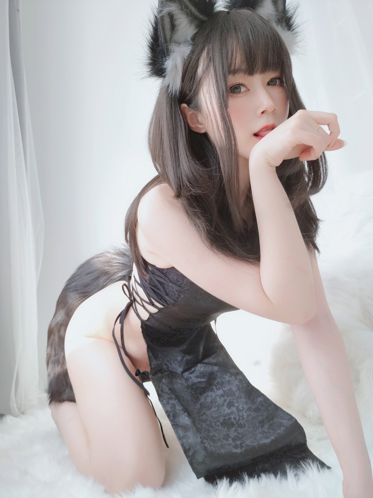 xgyw.top_Coser小姐姐白银81小黑狼主题私房性感黑色高开情趣旗袍露翘臀美腿诱惑写真104P