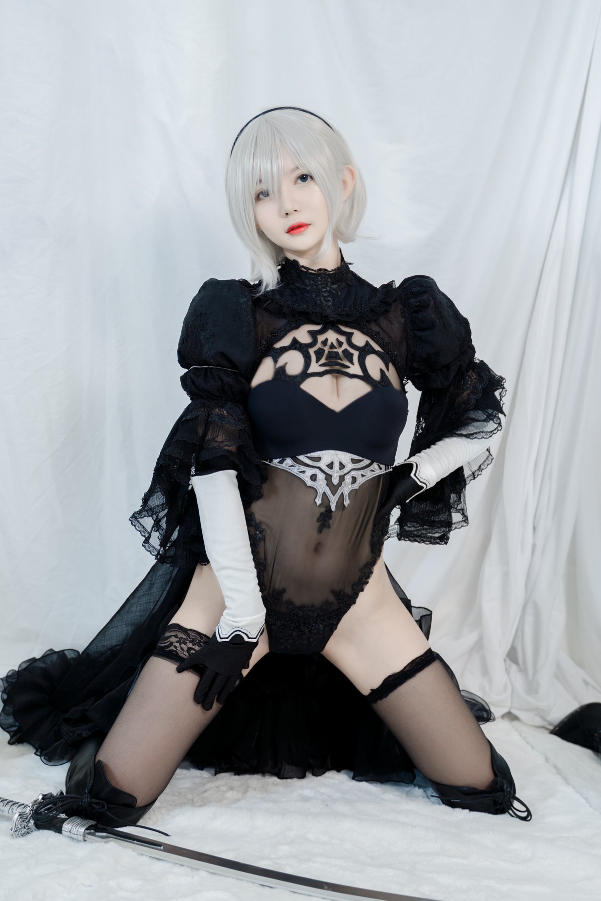 xgyw.top_网络美女51酱2B黑婚纱主题性感婚纱配黑色情趣内衣蕾丝袜秀翘臀美腿诱惑写真53P