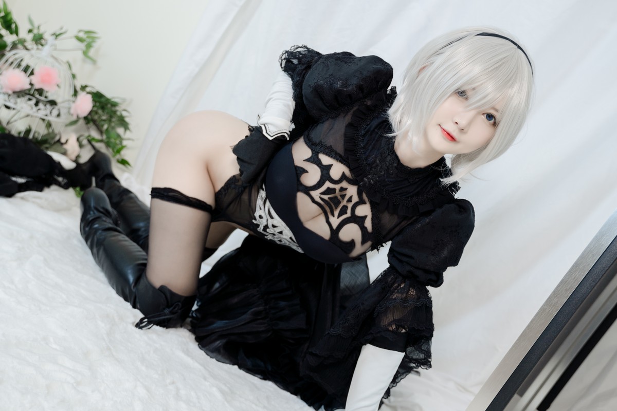 xgyw.top_网络美女51酱2B黑婚纱主题性感婚纱配黑色情趣内衣蕾丝袜秀翘臀美腿诱惑写真53P