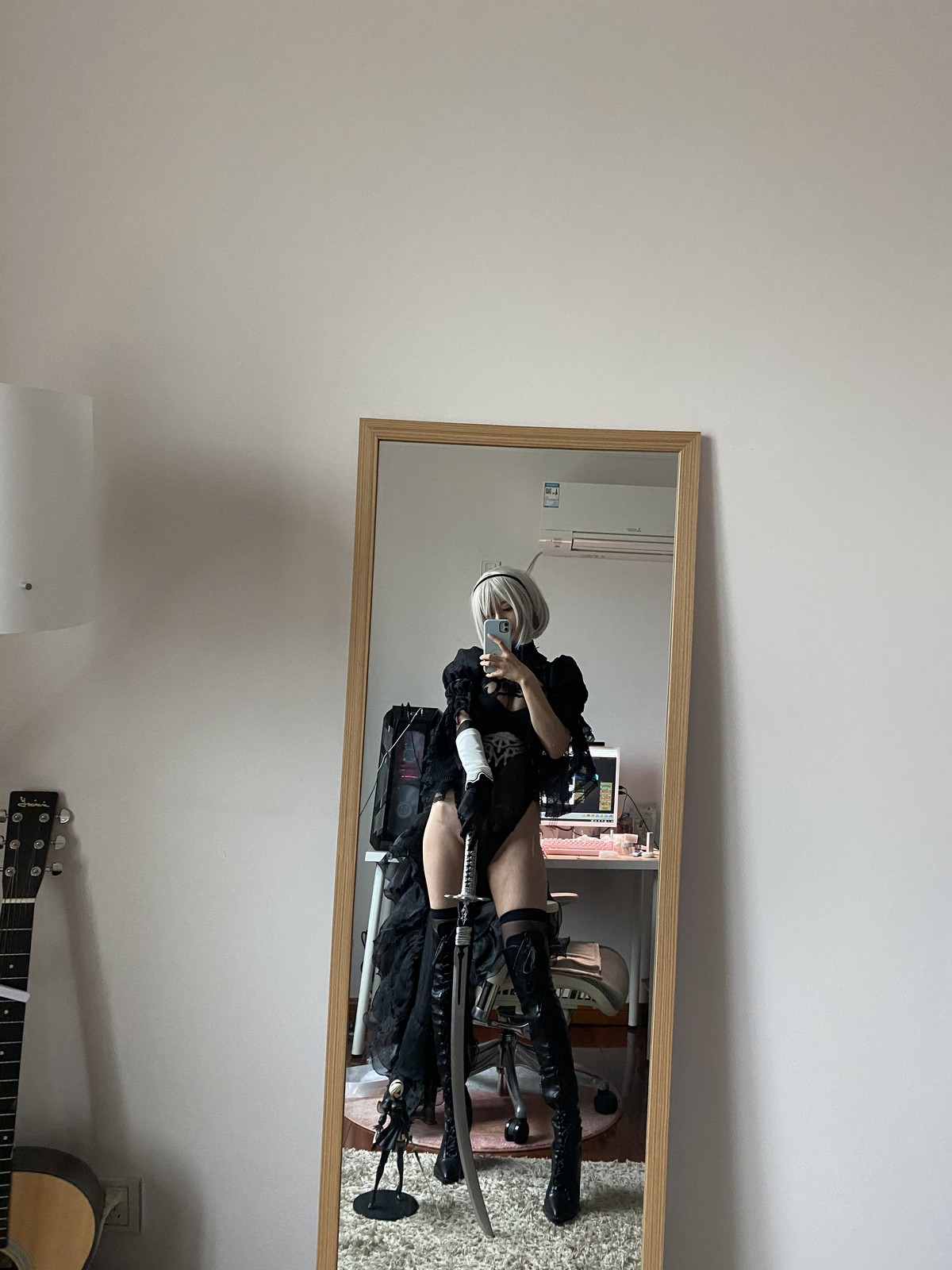 xgyw.top_网络美女51酱2B黑婚纱主题性感婚纱配黑色情趣内衣蕾丝袜秀翘臀美腿诱惑写真53P