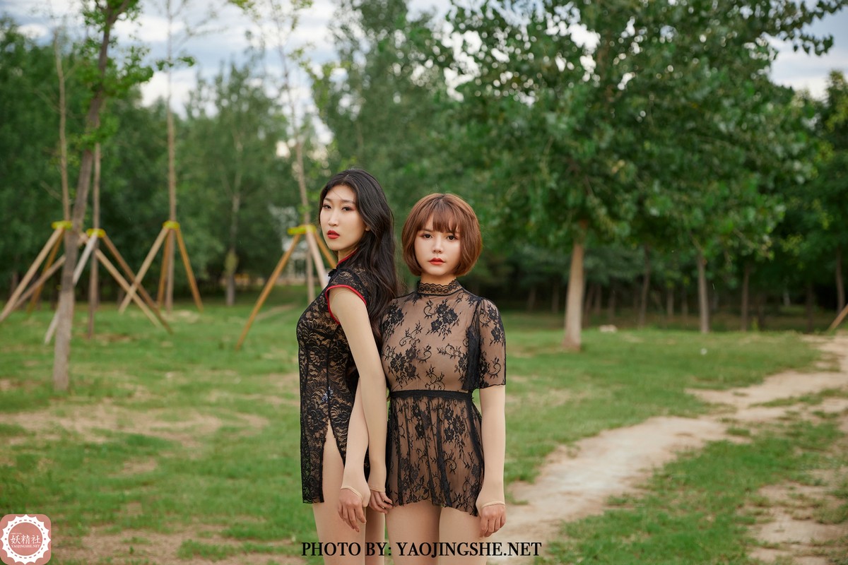 xgyw.top_[妖精社]B2118_模特唐飞飞&苏伟美丝双娇主题户外林子性感真空连体肉丝惹火诱惑写真30P