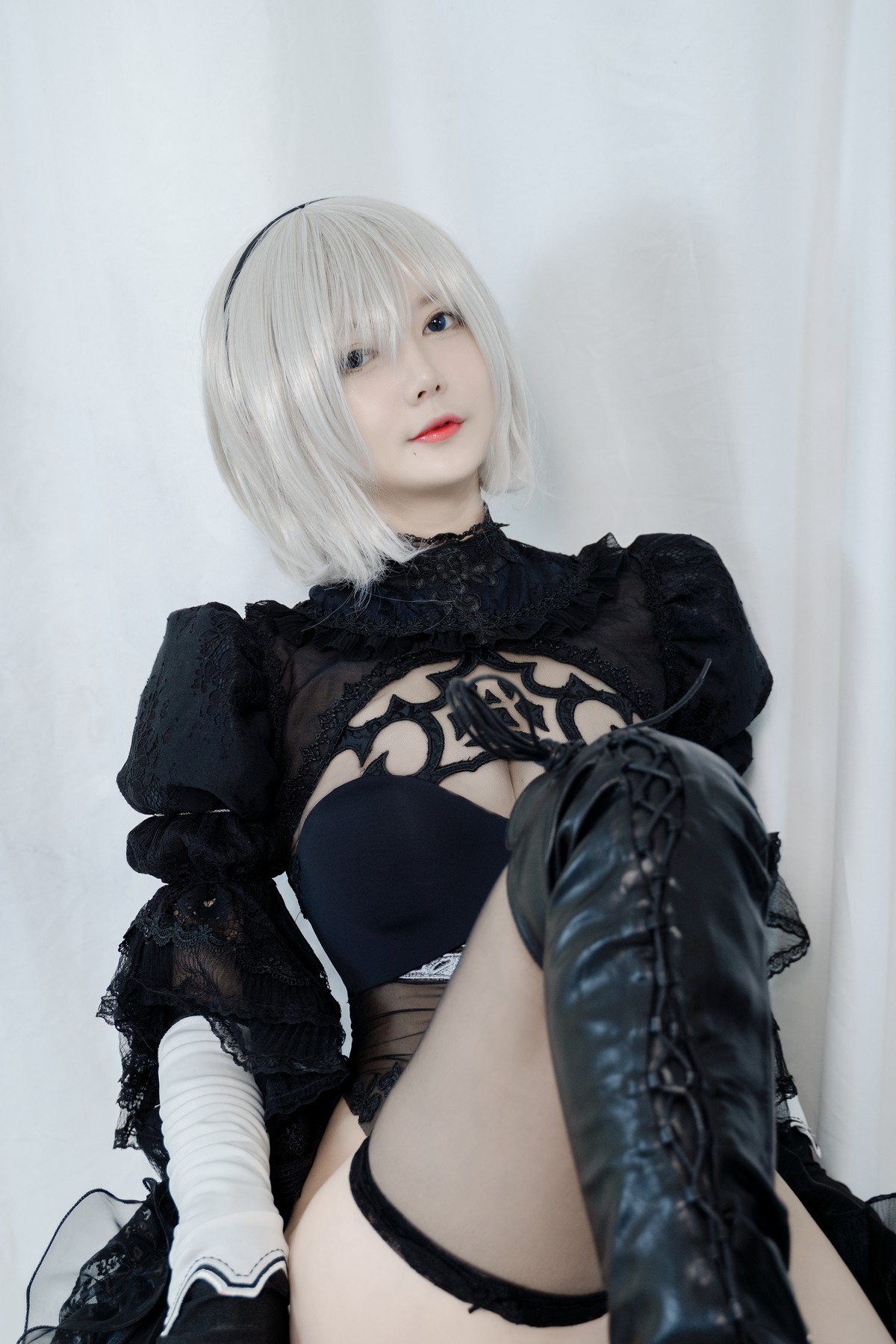 xgyw.top_网络美女51酱2B黑婚纱主题性感婚纱配黑色情趣内衣蕾丝袜秀翘臀美腿诱惑写真53P