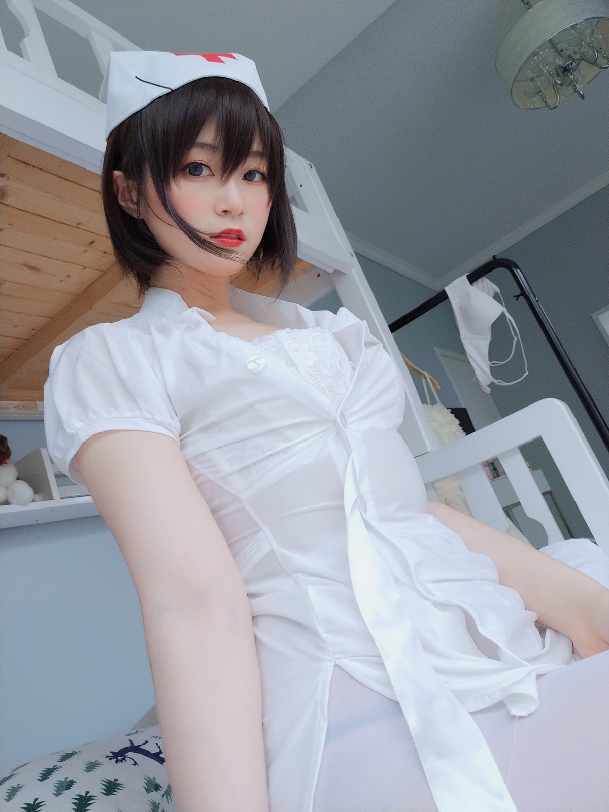 xgyw.top_Coser小姐姐白银81白丝主题私房性感护士装配超薄白丝裤袜秀翘臀撩人诱惑写真51P