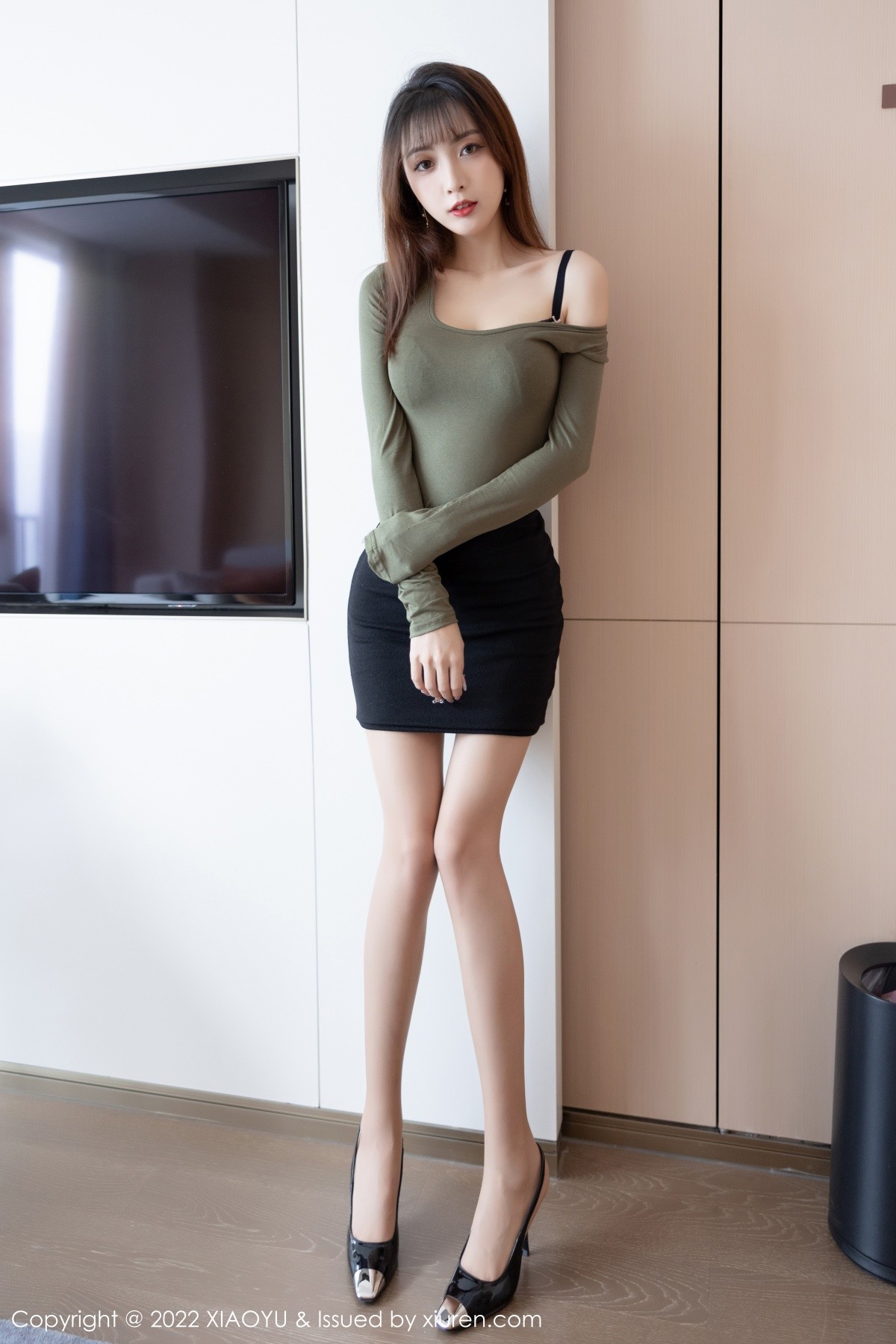 xgyw.top_[XiaoYu画语界]Vol.706_模特林星阑私房黑色超短裙下超薄肉丝裤袜秀完美身材诱惑写真66P