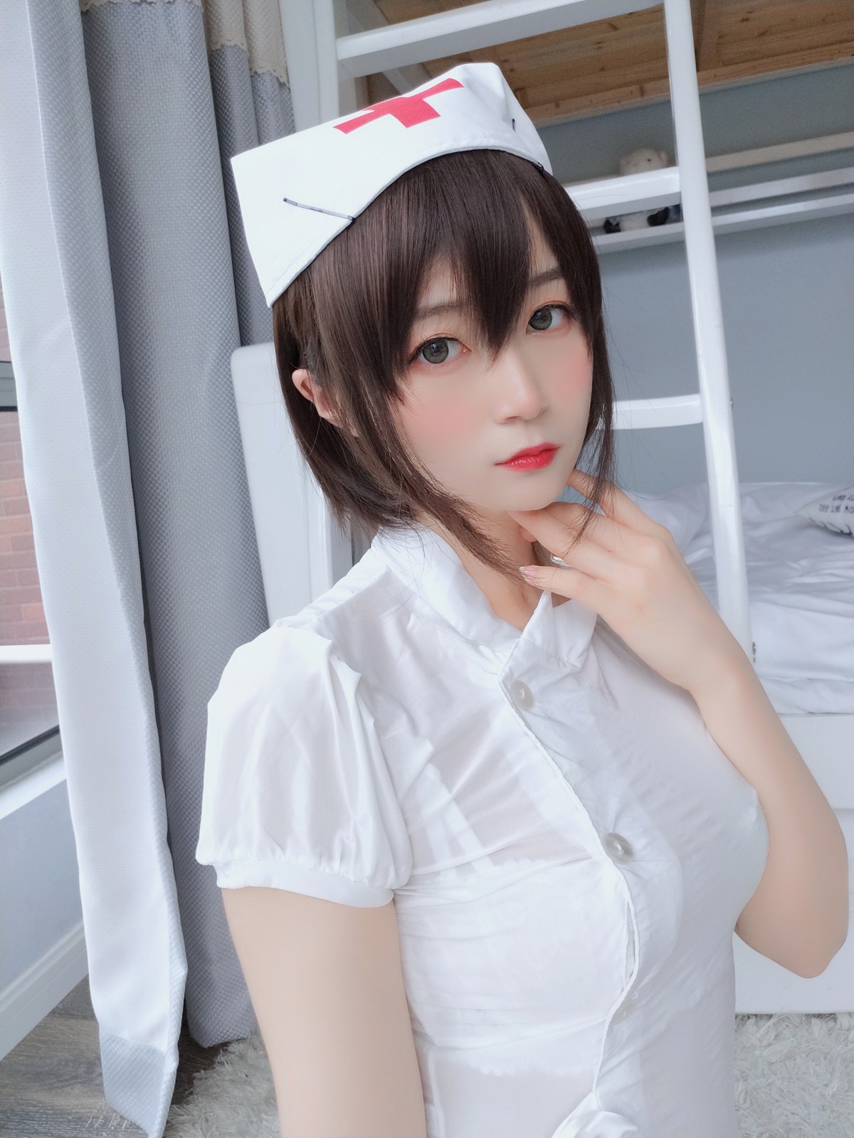xgyw.top_Coser小姐姐白银81白丝主题私房性感护士装配超薄白丝裤袜秀翘臀撩人诱惑写真51P