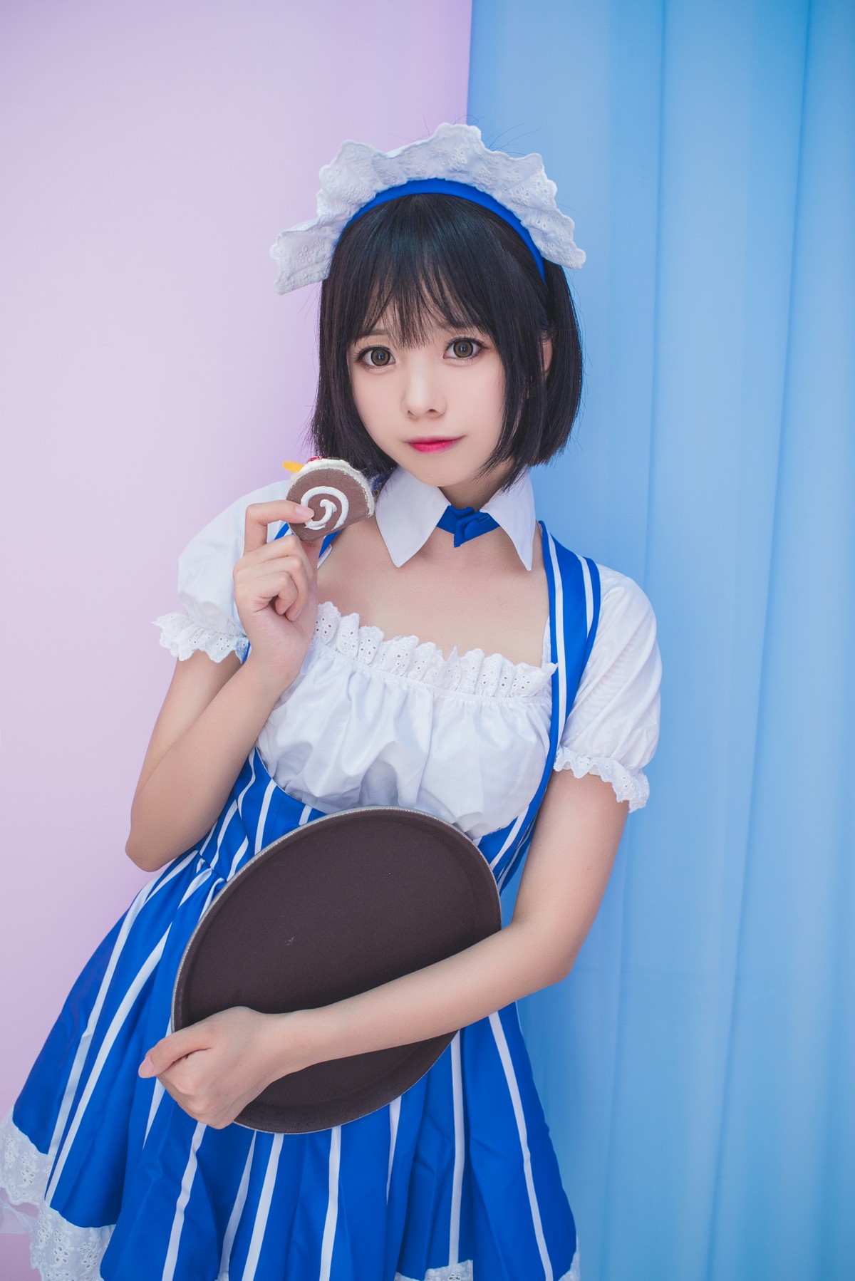 xgyw.top_网红Coser白金Saki三个女仆合集主题性感姐妹花女仆装配黑丝秀美腿诱惑写真21P