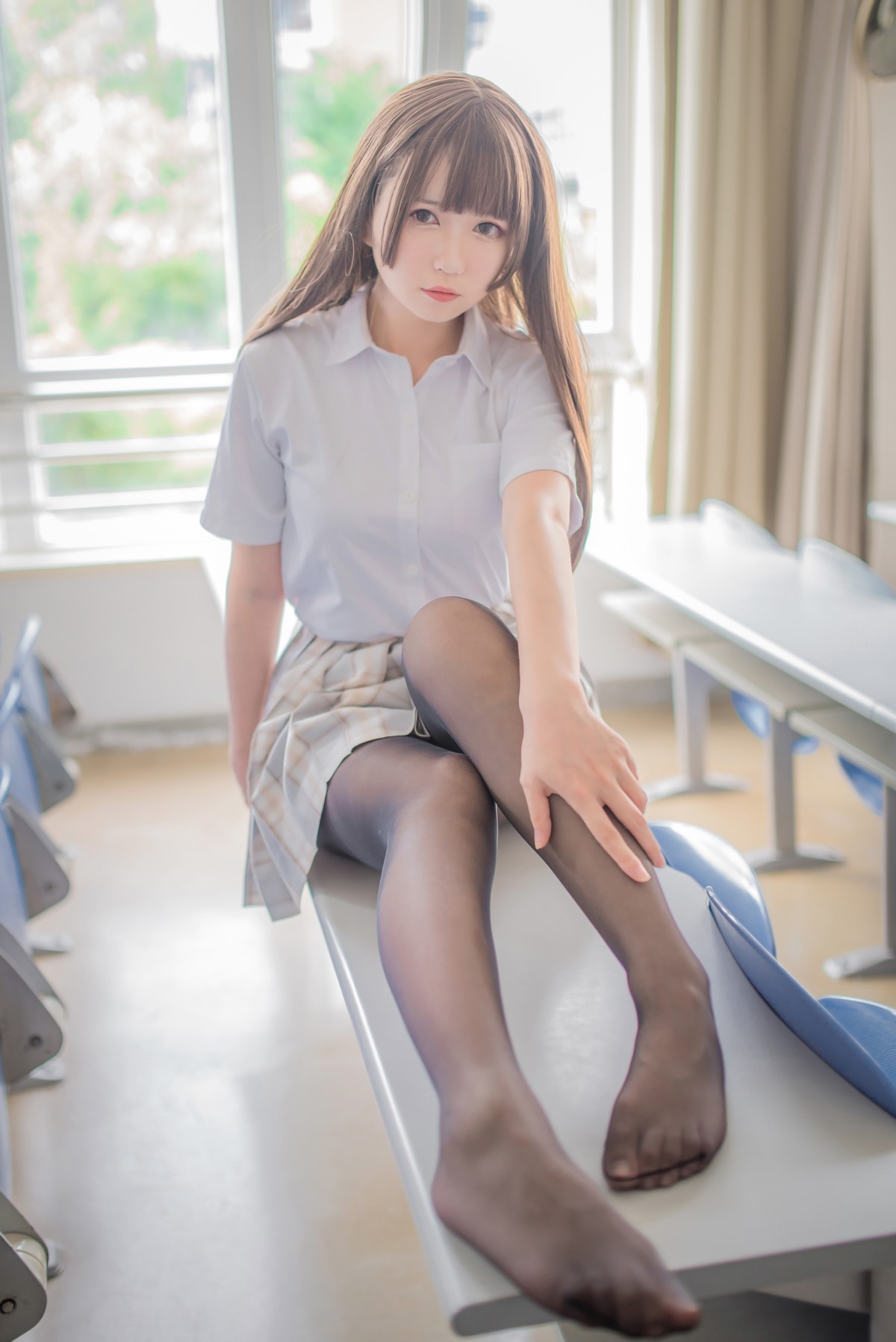 xgyw.top_网红Coser白金Saki制服黑丝系列性感学生制服 浴室死库水秀完美身材诱惑写真62P