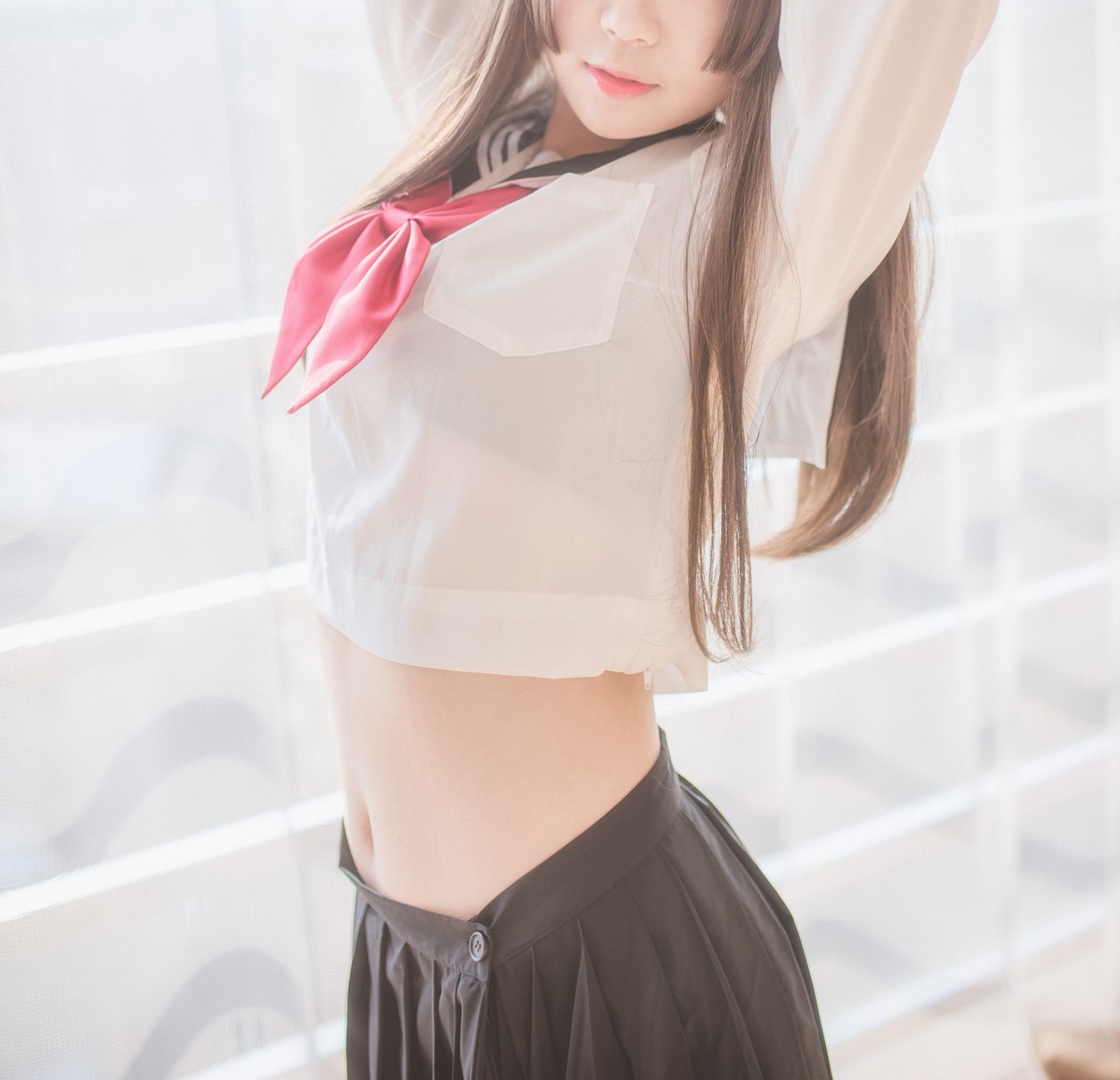 xgyw.top_网红Coser白金Saki黑丝水手服主题私房性感水手服配超薄黑丝裤袜完美诱惑写真36P