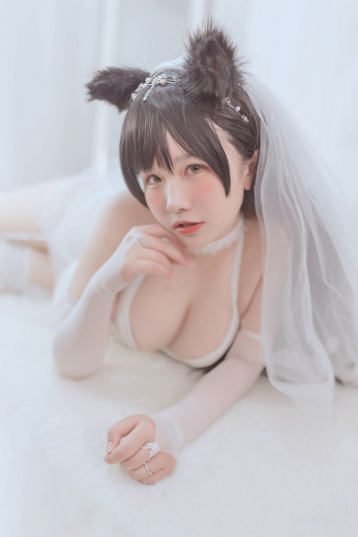 xgyw.top_B站主播阿半今天很开心爱宕婚纱主题性感白色婚纱配蕾丝吊袜秀丰满身材诱惑写真36P