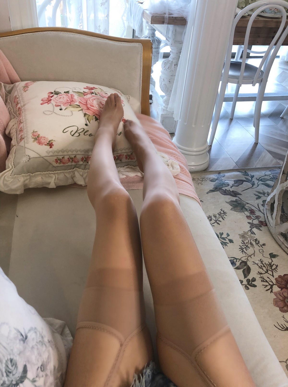 xgyw.top_动漫博主阿包也是兔娘纯欲女友主题私房性感牛仔短裤配肉丝吊袜秀翘臀诱惑写真34P