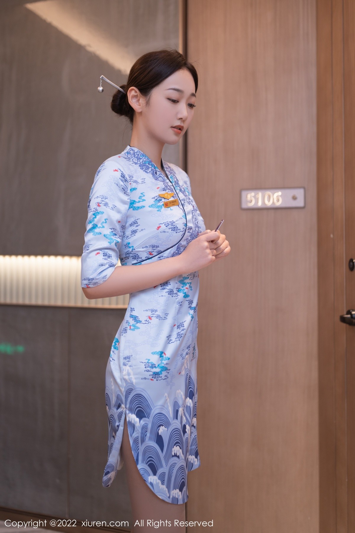 xgyw.top_XiuRen第4552期_模特唐安琪珠三角旅拍空姐角色扮演私房半脱秀绝美身材迷人写真78P