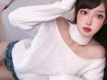 动漫博主阿包也是兔娘纯欲情人主题私人性感牛仔短裤配肉丝吊袜秀蜜桃臀骚扰写真34P