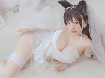 B站主播阿半今天很开心爱宕婚纱主题性感白色婚纱配蕾丝吊袜秀丰满身材骚扰写真36P