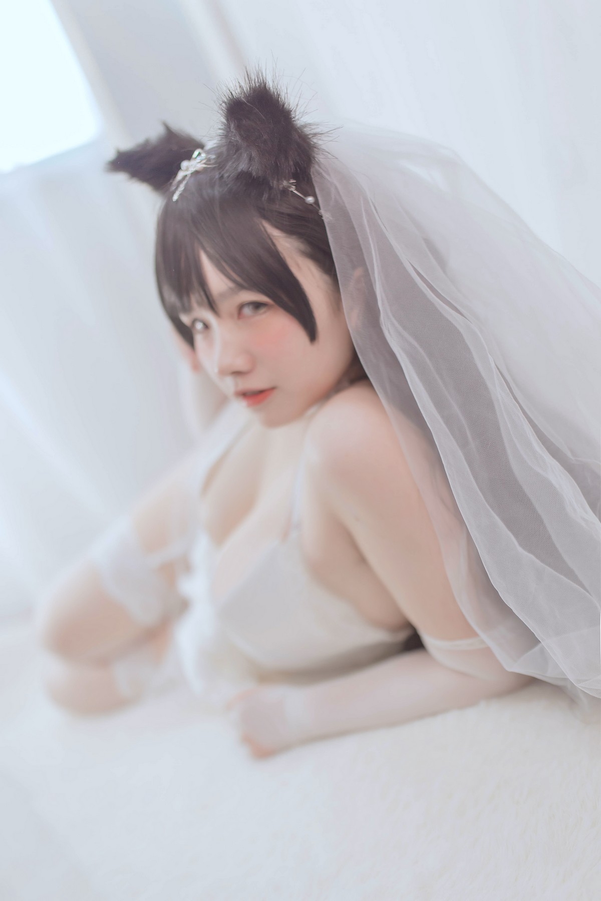 xgyw.top_B站主播阿半今天很开心爱宕婚纱主题性感白色婚纱配蕾丝吊袜秀丰满身材诱惑写真36P