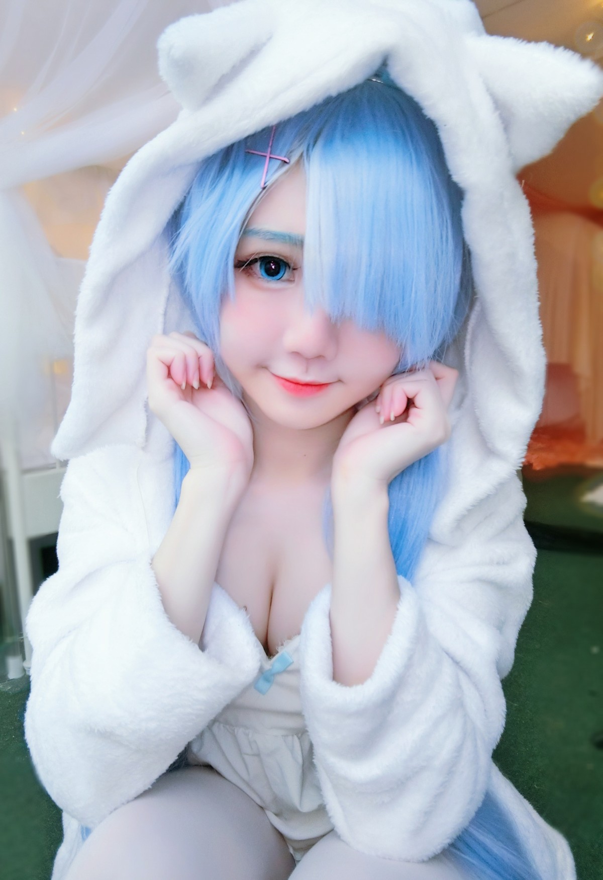 xgyw.top_网络美女Sally多啦雪猫女郎Cos主题私房床上性感服饰半脱秀完美身材诱惑写真49P