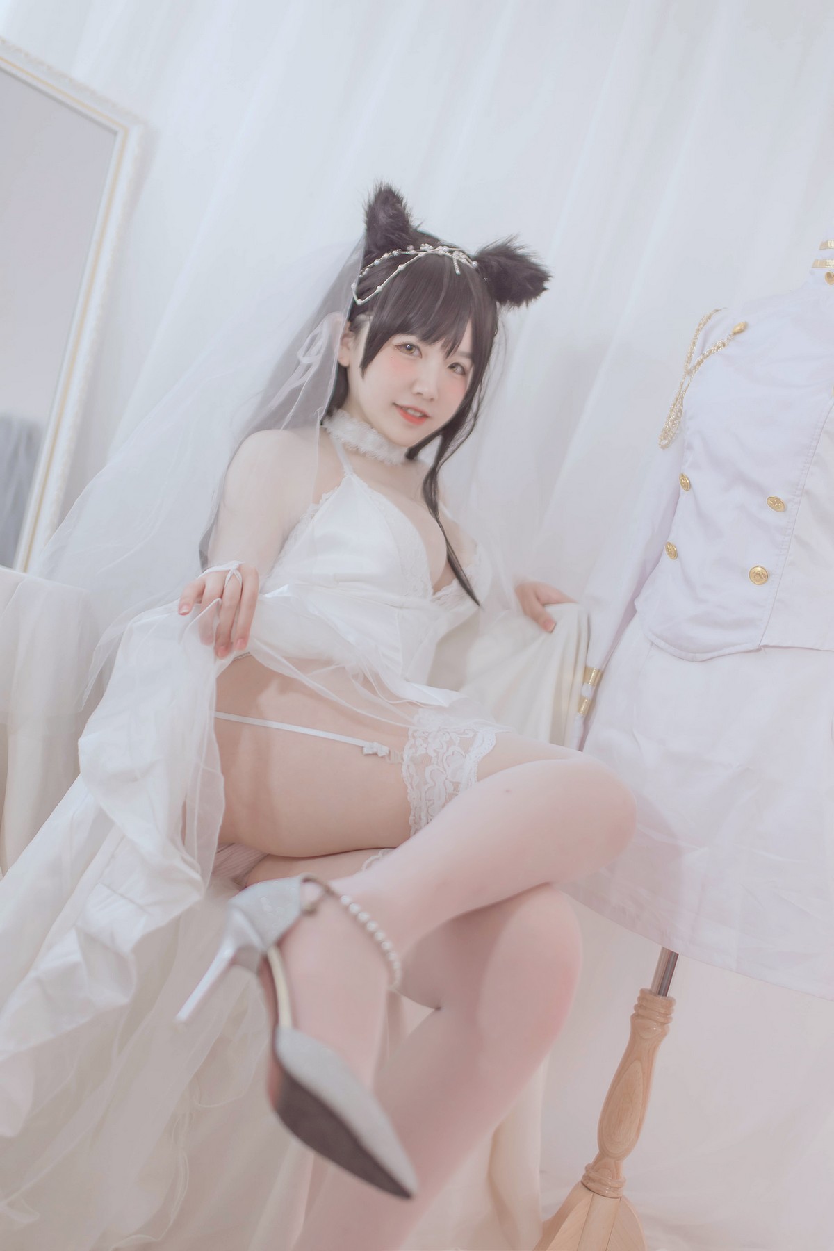 xgyw.top_B站主播阿半今天很开心爱宕婚纱主题性感白色婚纱配蕾丝吊袜秀丰满身材诱惑写真36P