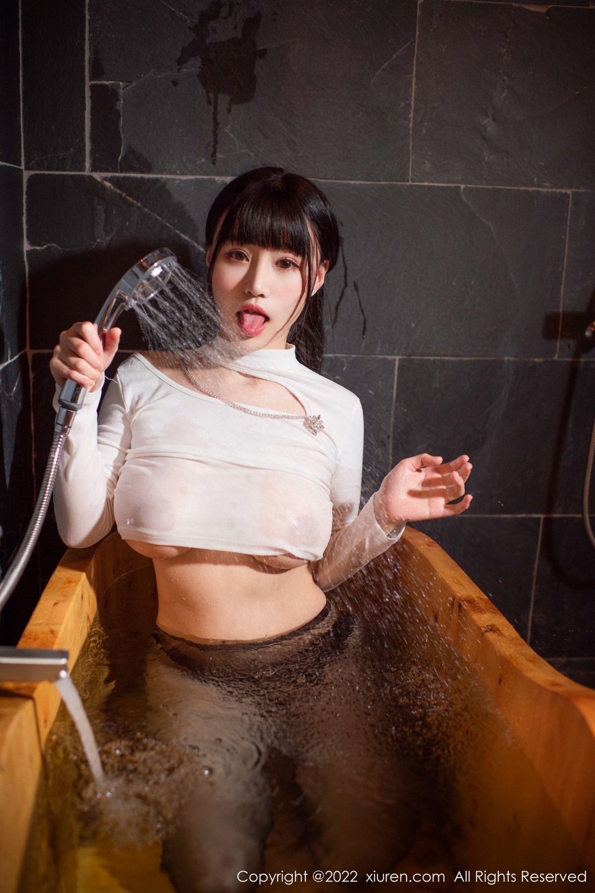 xgyw.top_XiuRen第4548期_女神朱可儿Flora私房半截上衣配黑丝裤袜秀丰乳肥臀诱惑写真51P
