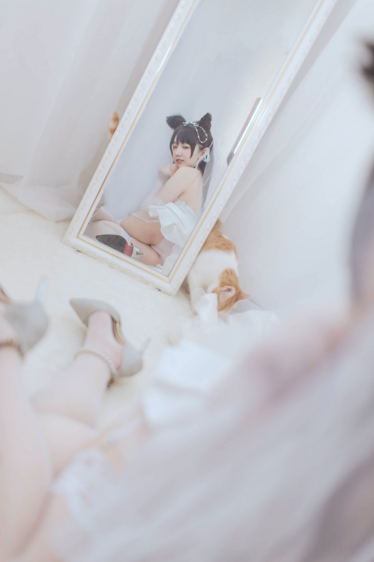 xgyw.top_B站主播阿半今天很开心爱宕婚纱主题性感白色婚纱配蕾丝吊袜秀丰满身材诱惑写真36P