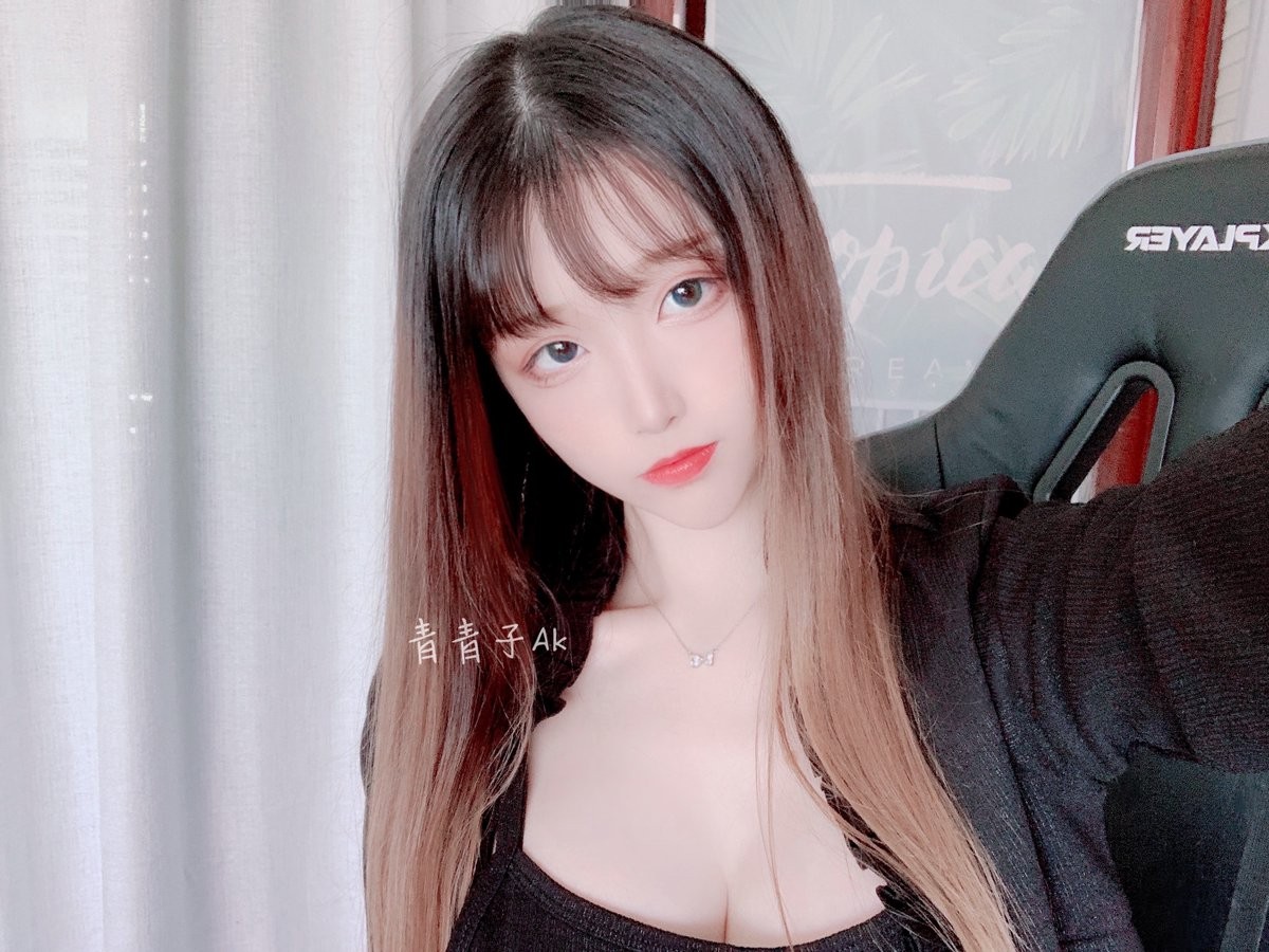 xgyw.top_Coser小姐姐青青子日常合集(一)主题性感私房及日常生活多套服饰秀完美身材写真230P