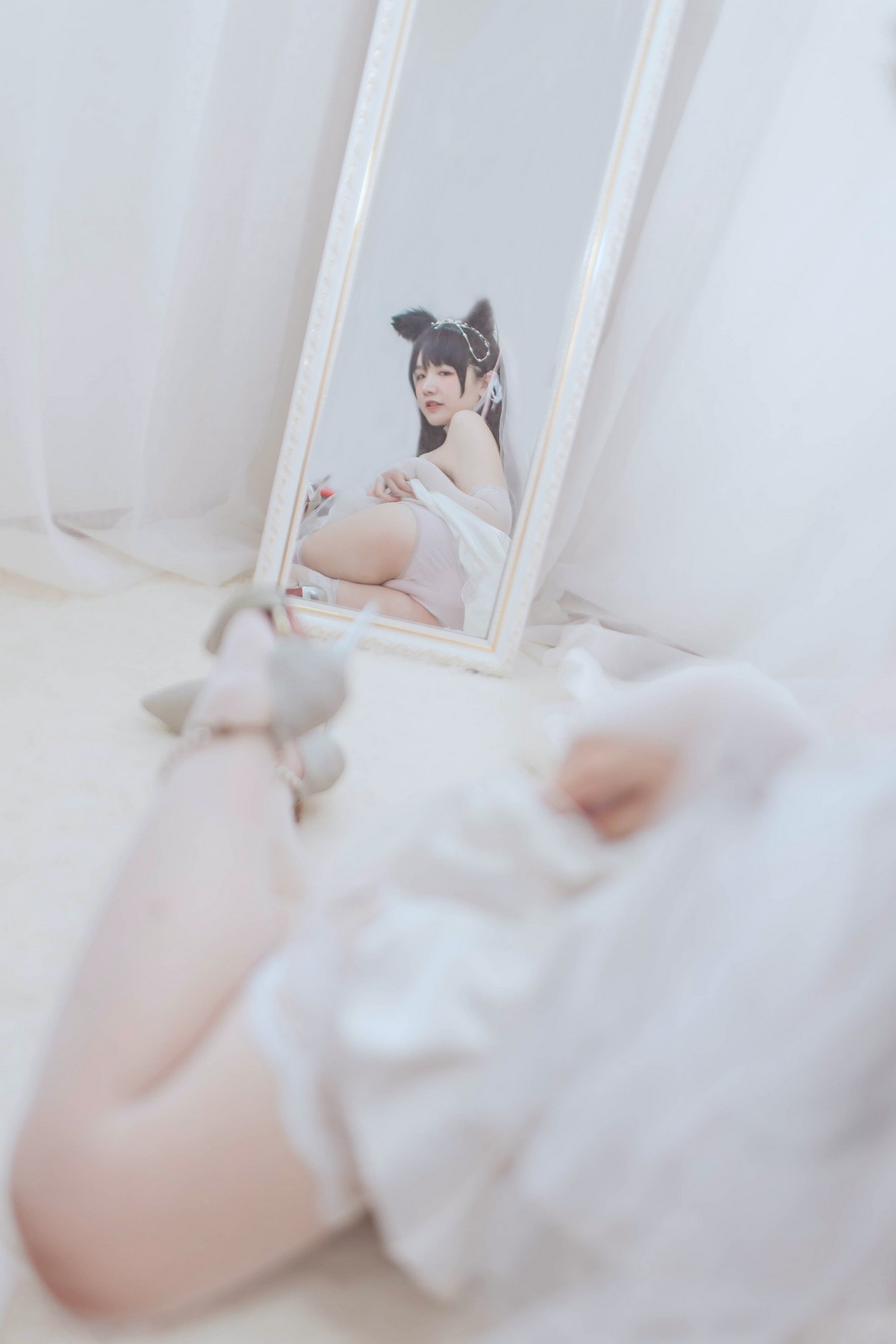 xgyw.top_B站主播阿半今天很开心爱宕婚纱主题性感白色婚纱配蕾丝吊袜秀丰满身材诱惑写真36P
