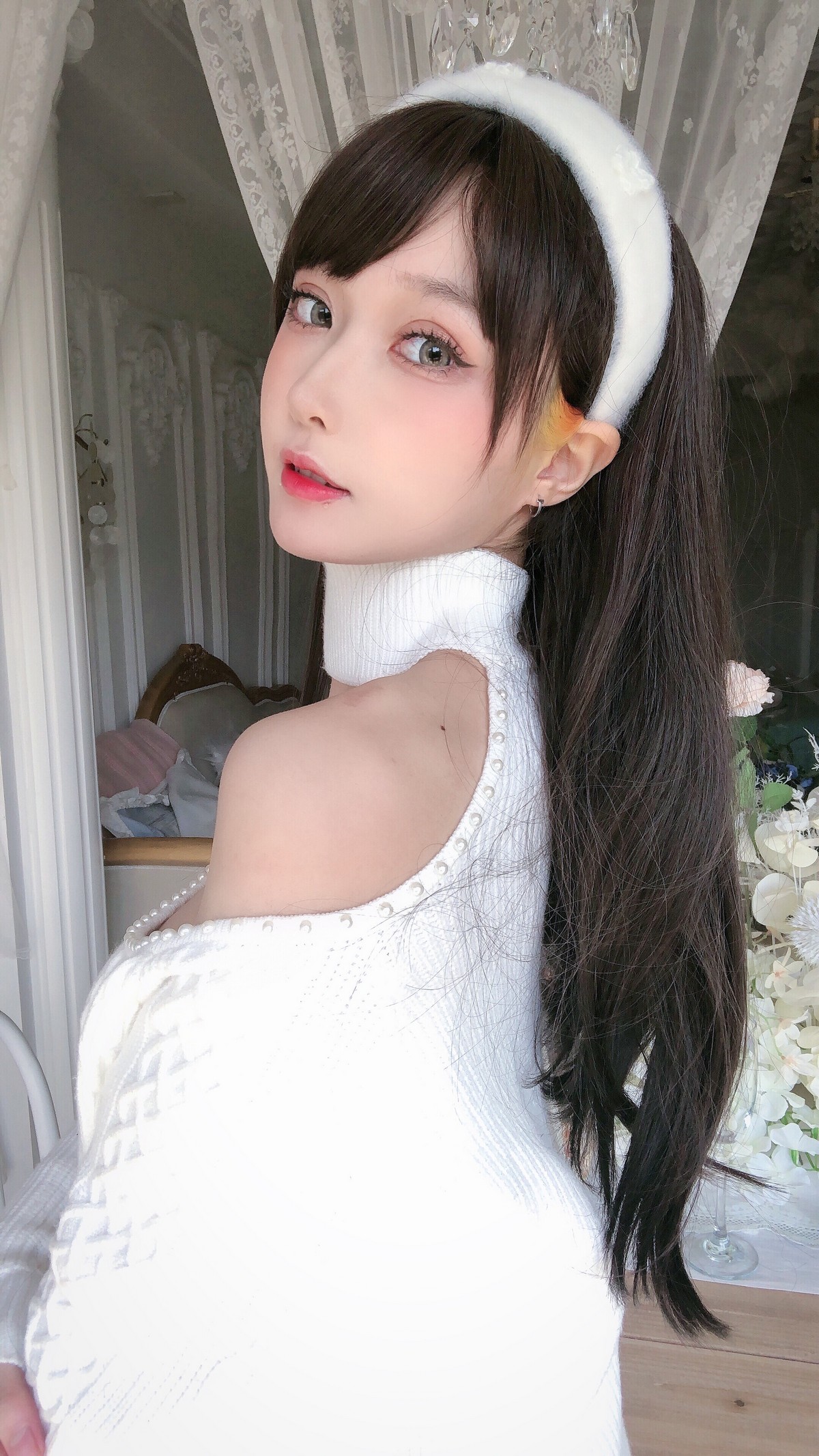 xgyw.top_动漫博主阿包也是兔娘纯欲女友主题私房性感牛仔短裤配肉丝吊袜秀翘臀诱惑写真34P