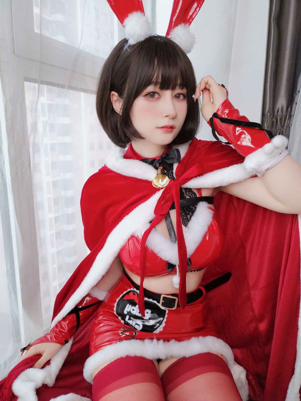 xgyw.top_Coser小姐姐白银81圣诞兔女郎主题性感红色服饰配红丝吊袜秀完美身材诱惑写真99P
