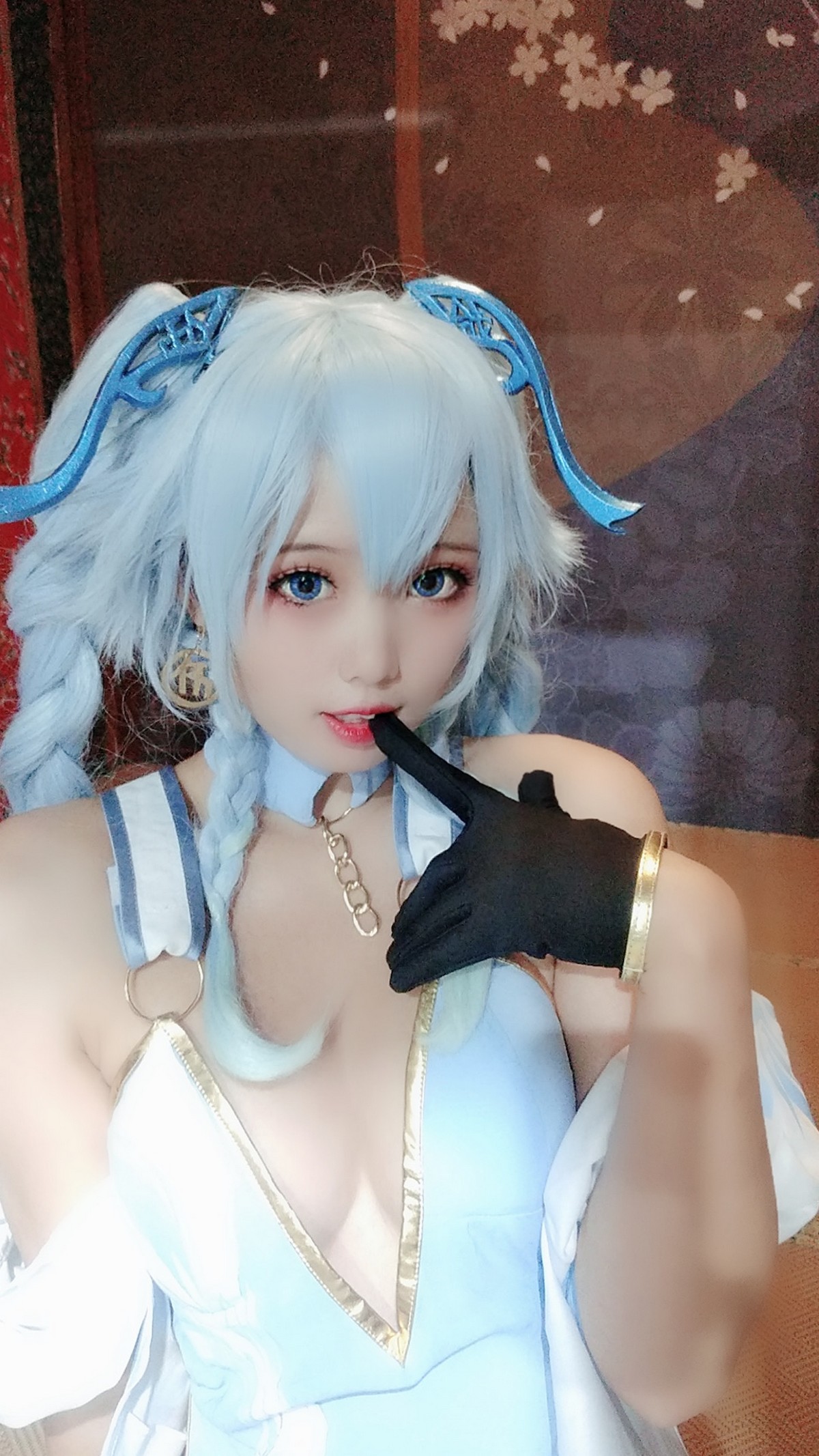 xgyw.top_网络美女墨玉-M-Pa15Cos主题私房性感深V高叉连体衣秀完美身材撩人诱惑写真56P