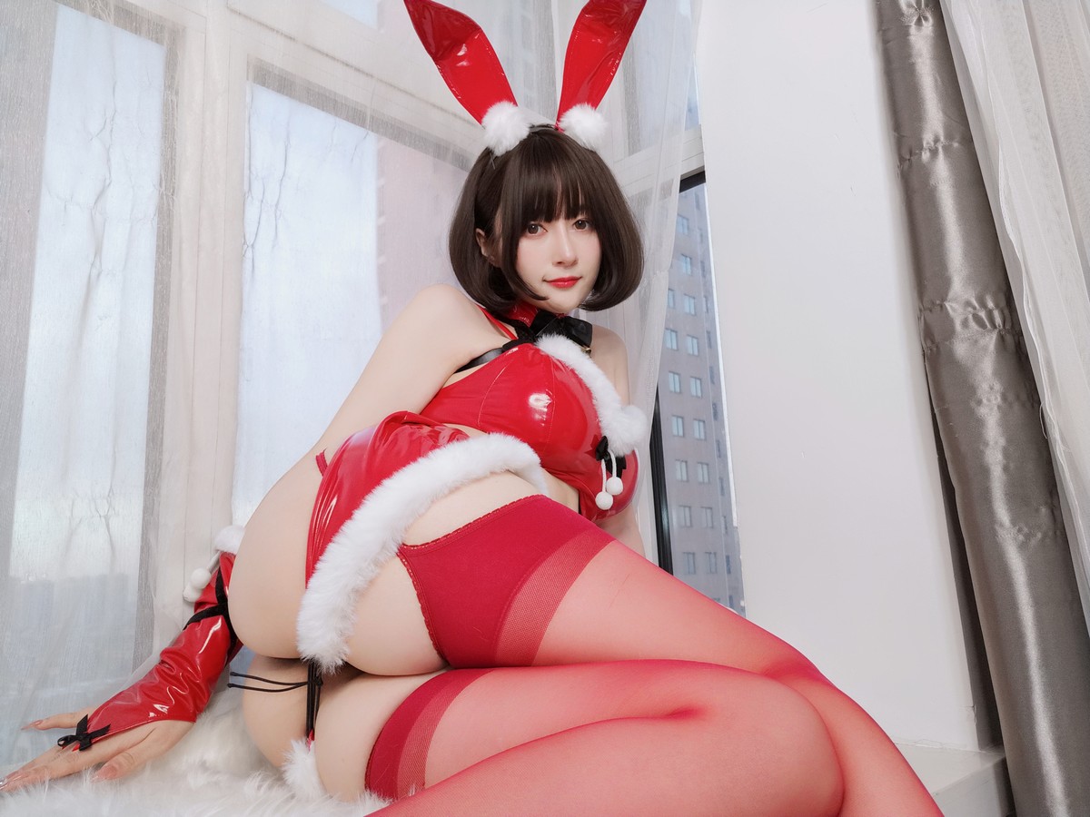xgyw.top_Coser小姐姐白银81圣诞兔女郎主题性感红色服饰配红丝吊袜秀完美身材诱惑写真99P