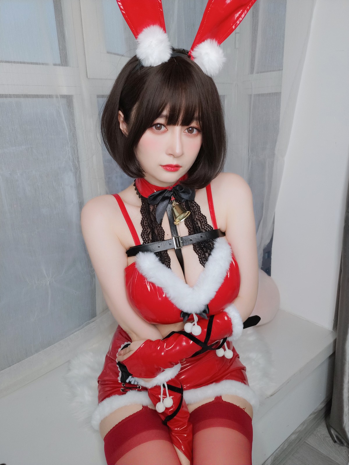 xgyw.top_Coser小姐姐白银81圣诞兔女郎主题性感红色服饰配红丝吊袜秀完美身材诱惑写真99P