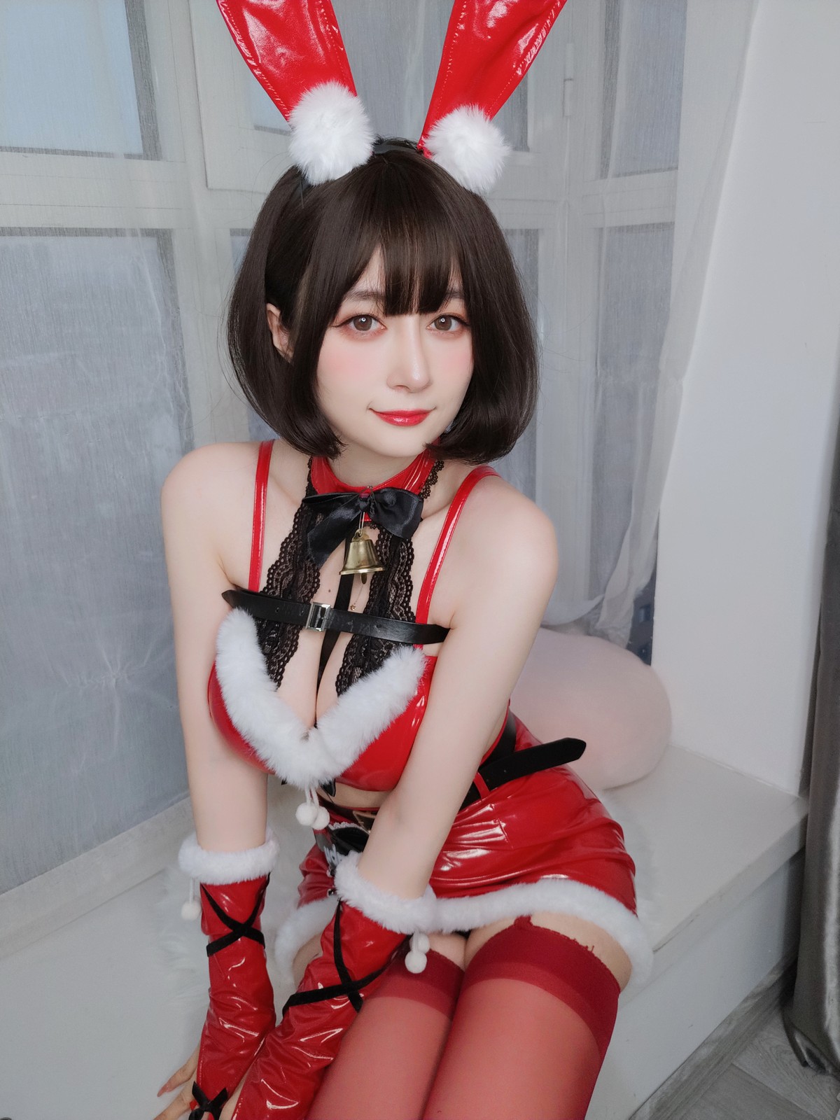 xgyw.top_Coser小姐姐白银81圣诞兔女郎主题性感红色服饰配红丝吊袜秀完美身材诱惑写真99P