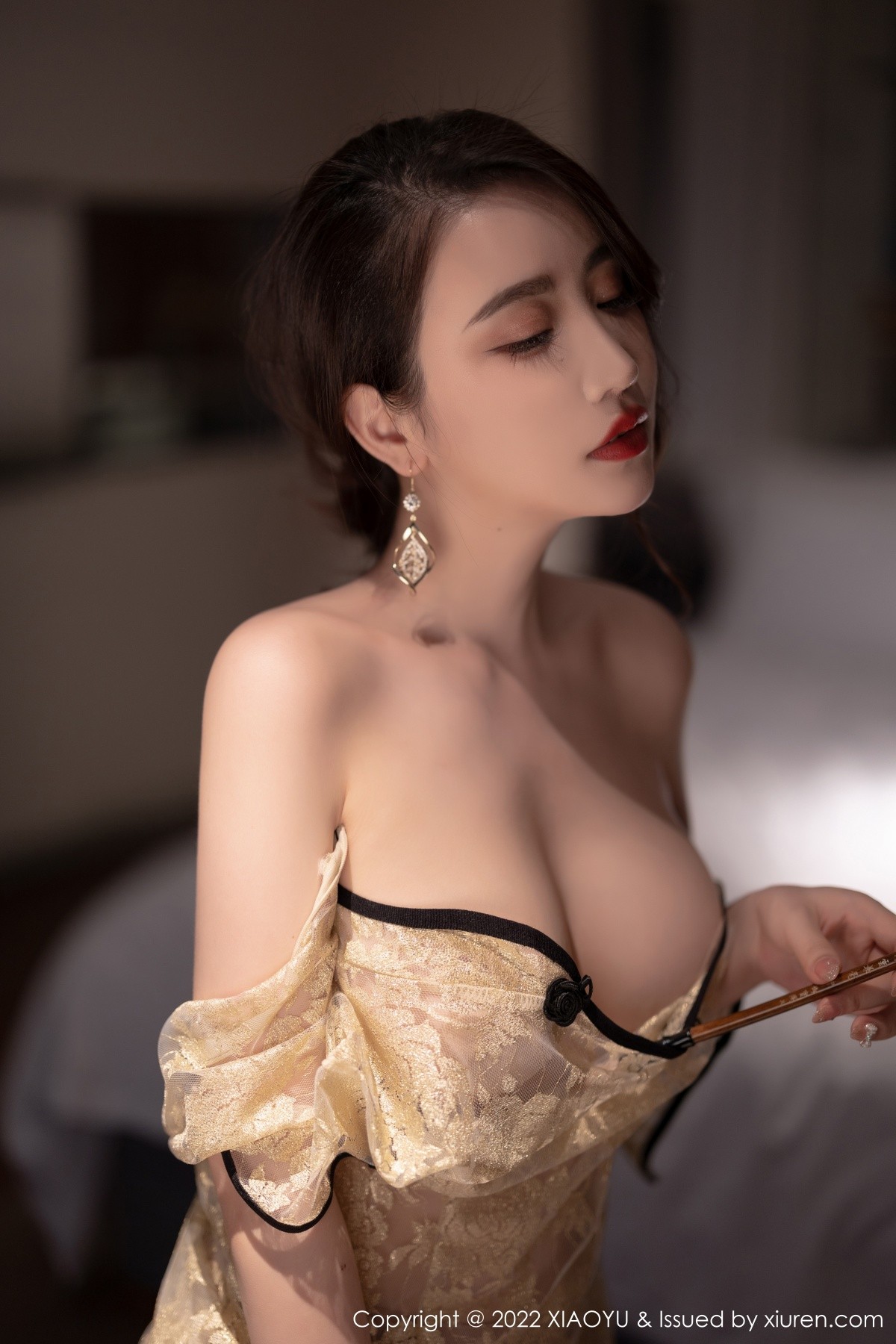 xgyw.top_[XiaoYu画语界]Vol.712_女神Cherry绯月樱惠州旅拍黄色轻透旗袍配超薄肉丝惹火诱惑写真70P