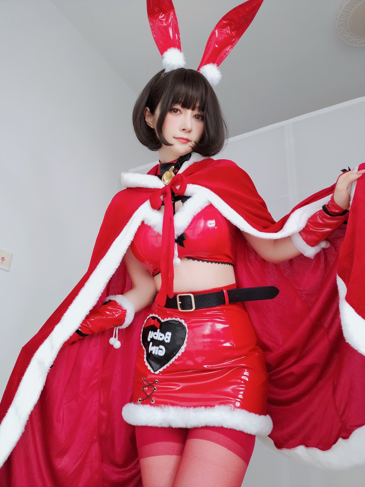 xgyw.top_Coser小姐姐白银81圣诞兔女郎主题性感红色服饰配红丝吊袜秀完美身材诱惑写真99P