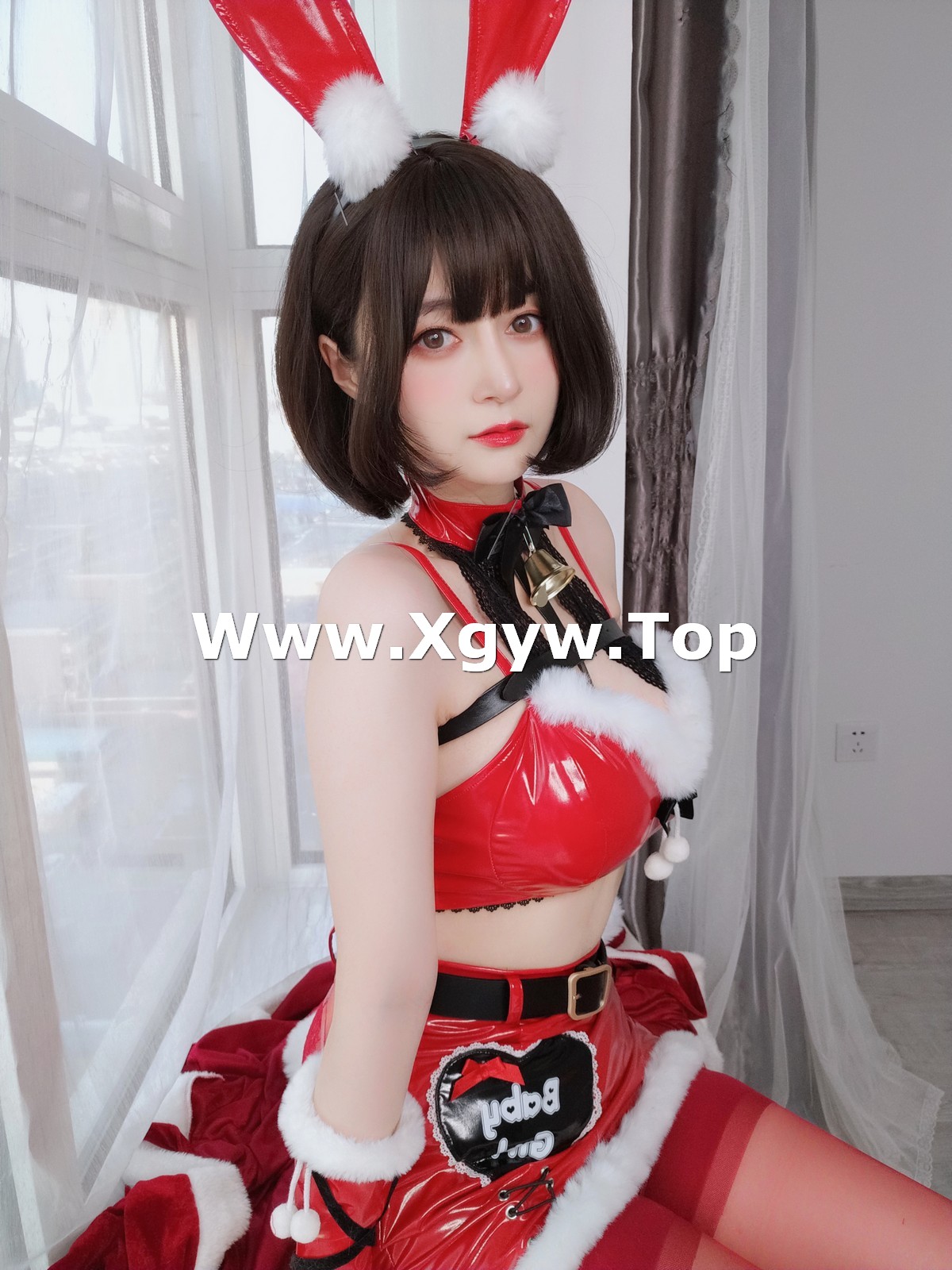 xgyw.top_Coser小姐姐白银81圣诞兔女郎主题性感红色服饰配红丝吊袜秀完美身材诱惑写真99P