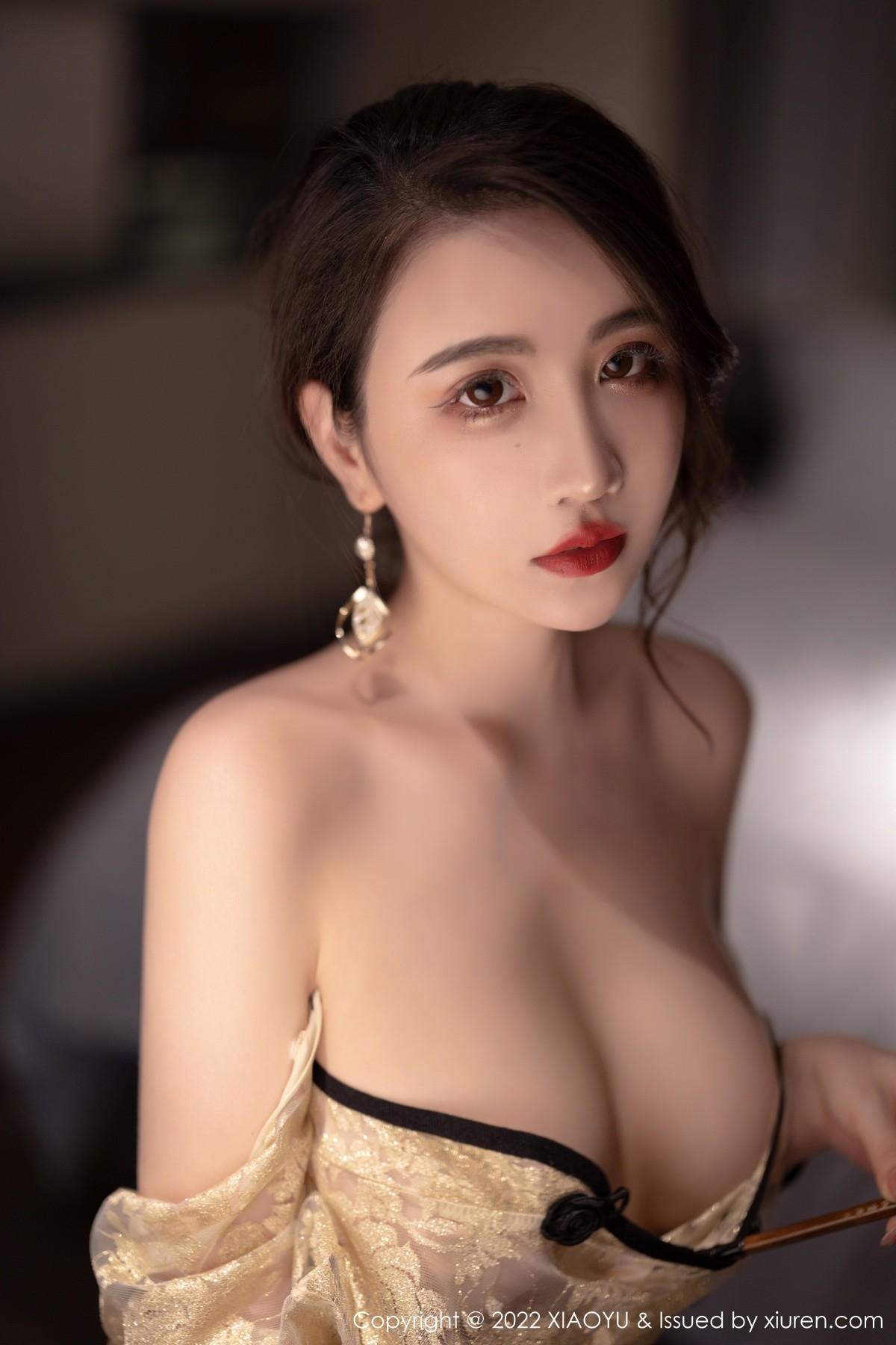 xgyw.top_[XiaoYu画语界]Vol.712_女神Cherry绯月樱惠州旅拍黄色轻透旗袍配超薄肉丝惹火诱惑写真70P