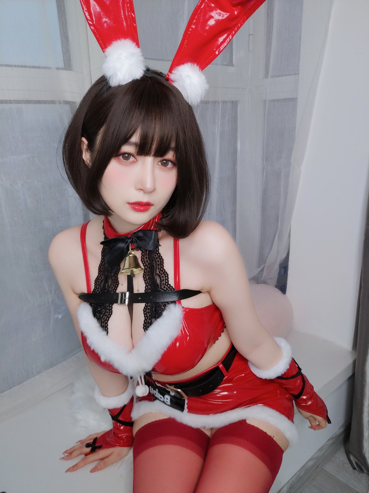 xgyw.top_Coser小姐姐白银81圣诞兔女郎主题性感红色服饰配红丝吊袜秀完美身材诱惑写真99P